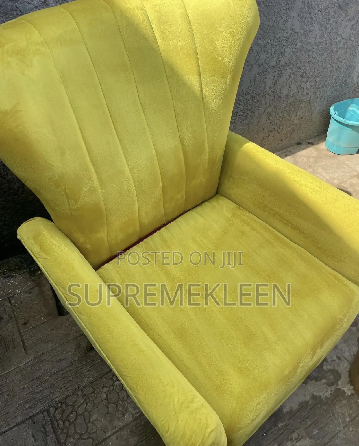 Upholstery Top Cleaning Service