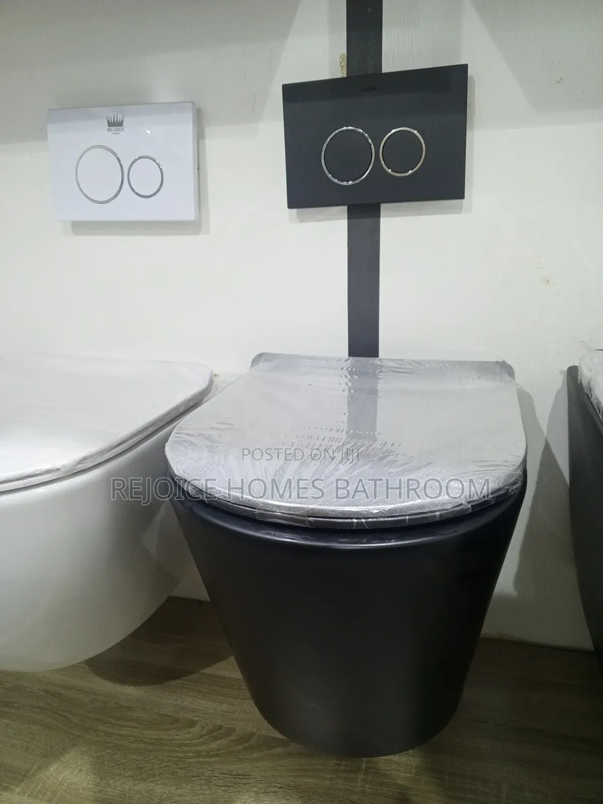 Round Black Conceal Water Closet