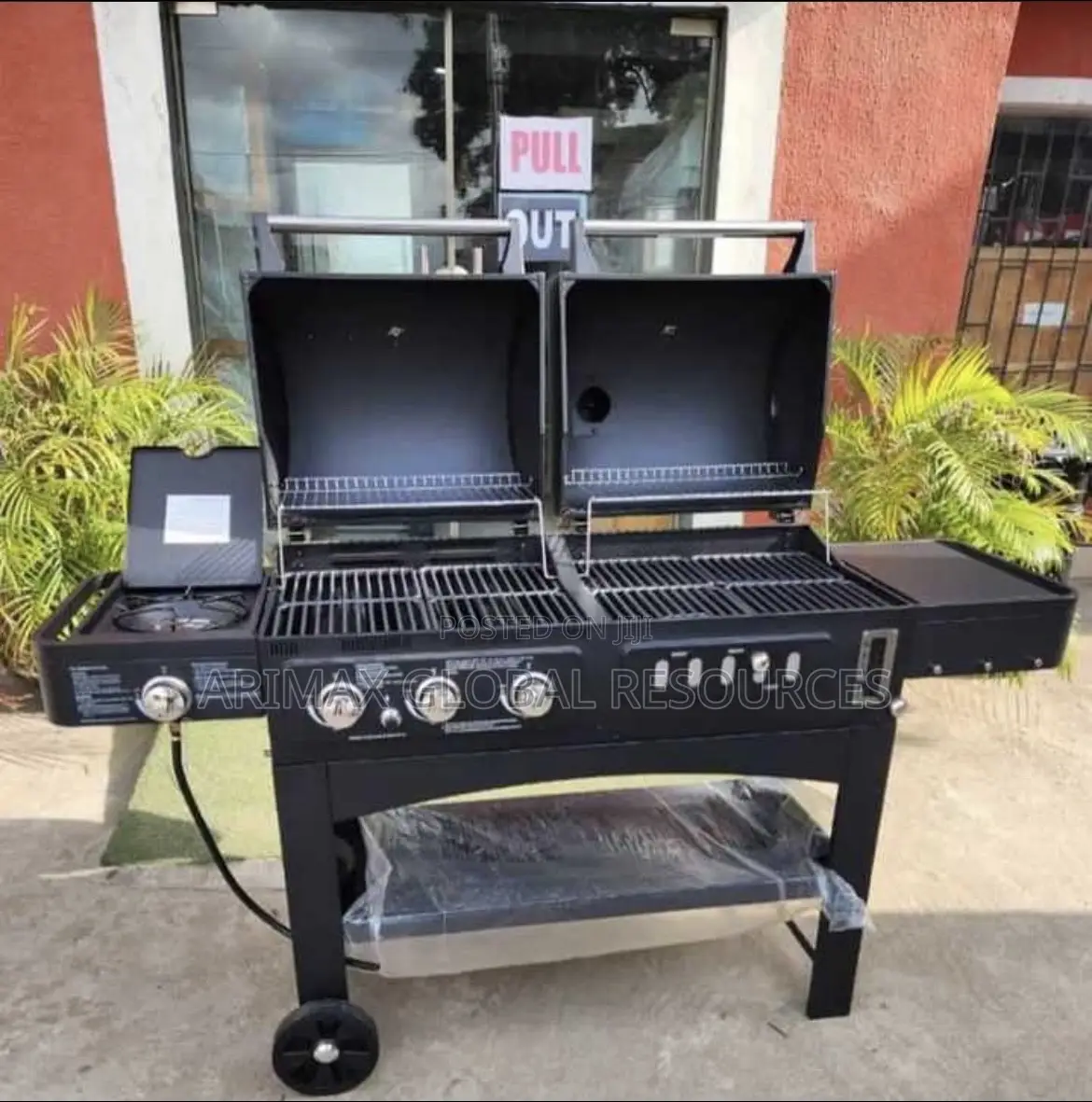 Gas and Charcoal Barbecue Grill (Combination)