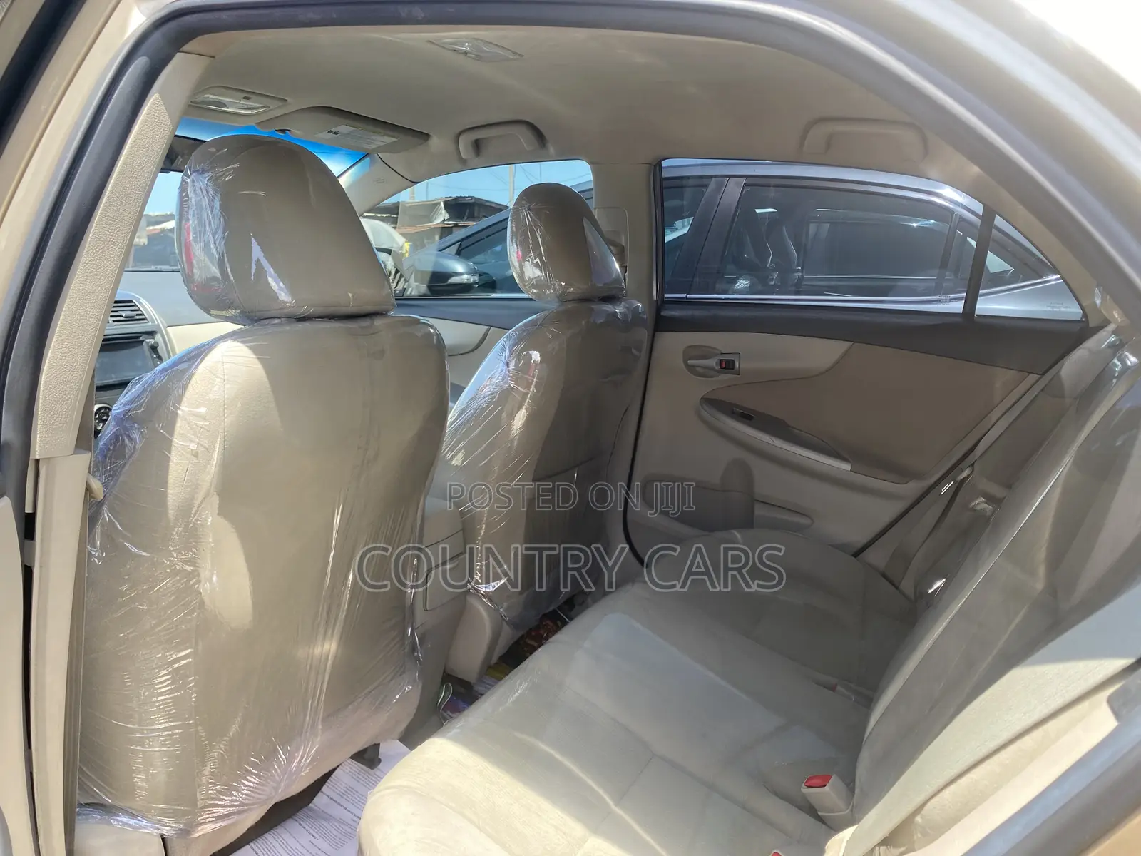 Toyota Corolla 2013 Gold