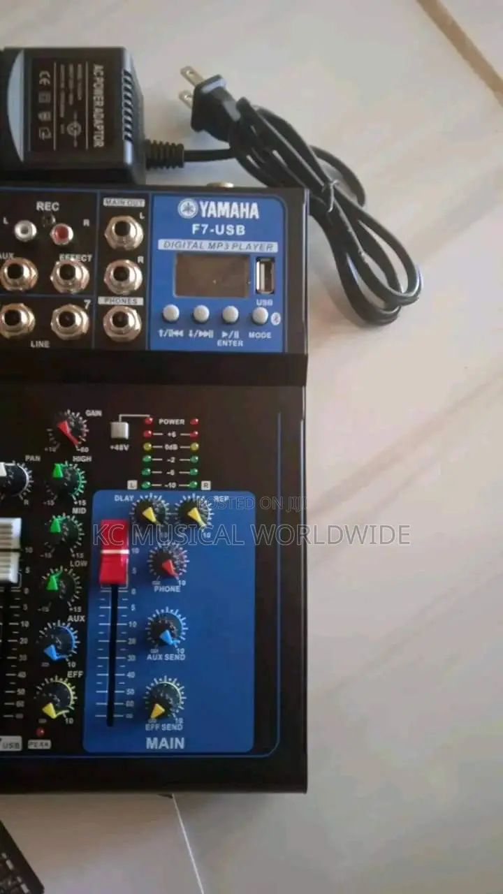 Yamaha Mixer 7chanels