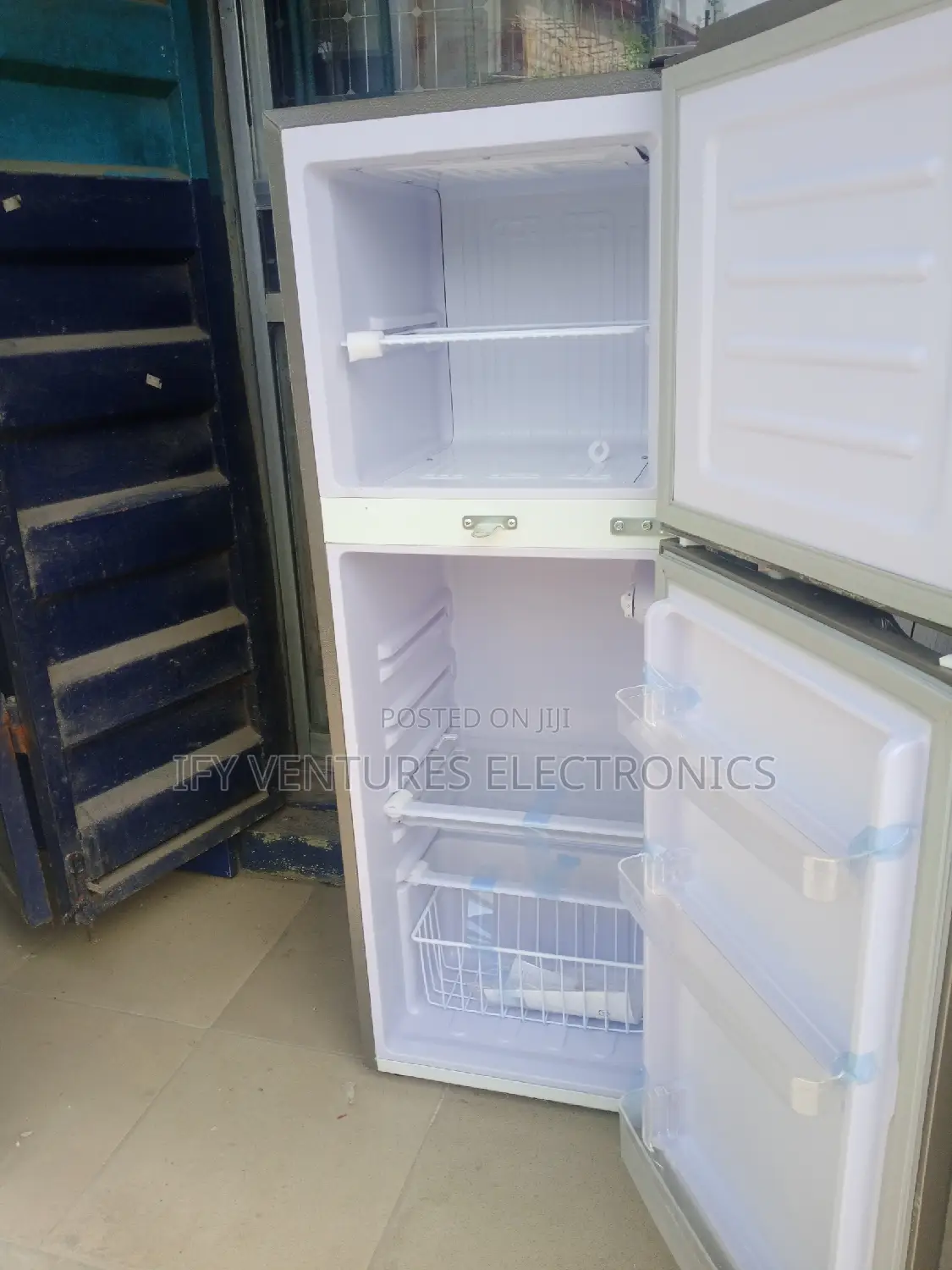 130 Litres Snowsea Double Door Refrigerator. Silver Color