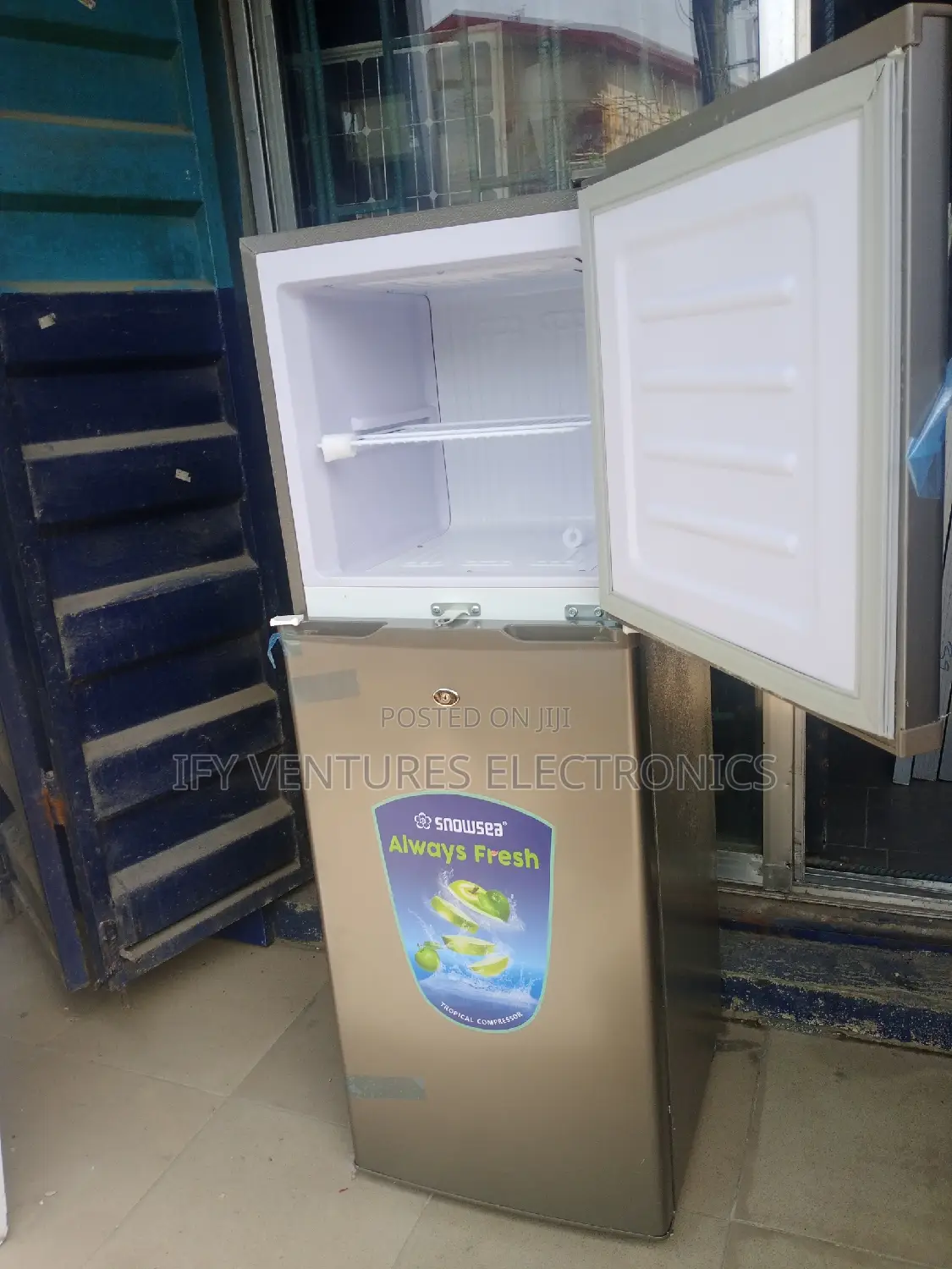 130 Litres Snowsea Double Door Refrigerator. Silver Color