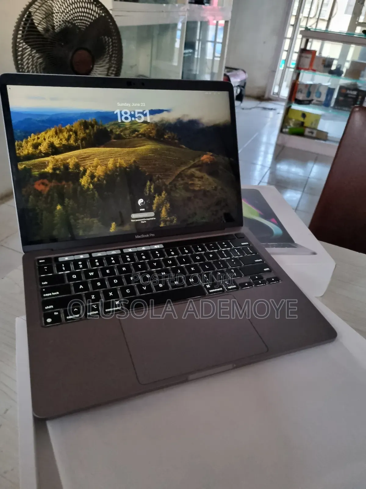 Laptop Apple MacBook Pro 2020 M1 8GB Apple M1 SSD 512GB