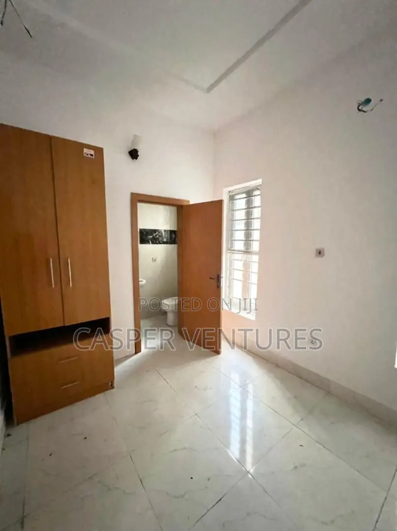 1bdrm Shared Apartment in Ikota Gra for rent