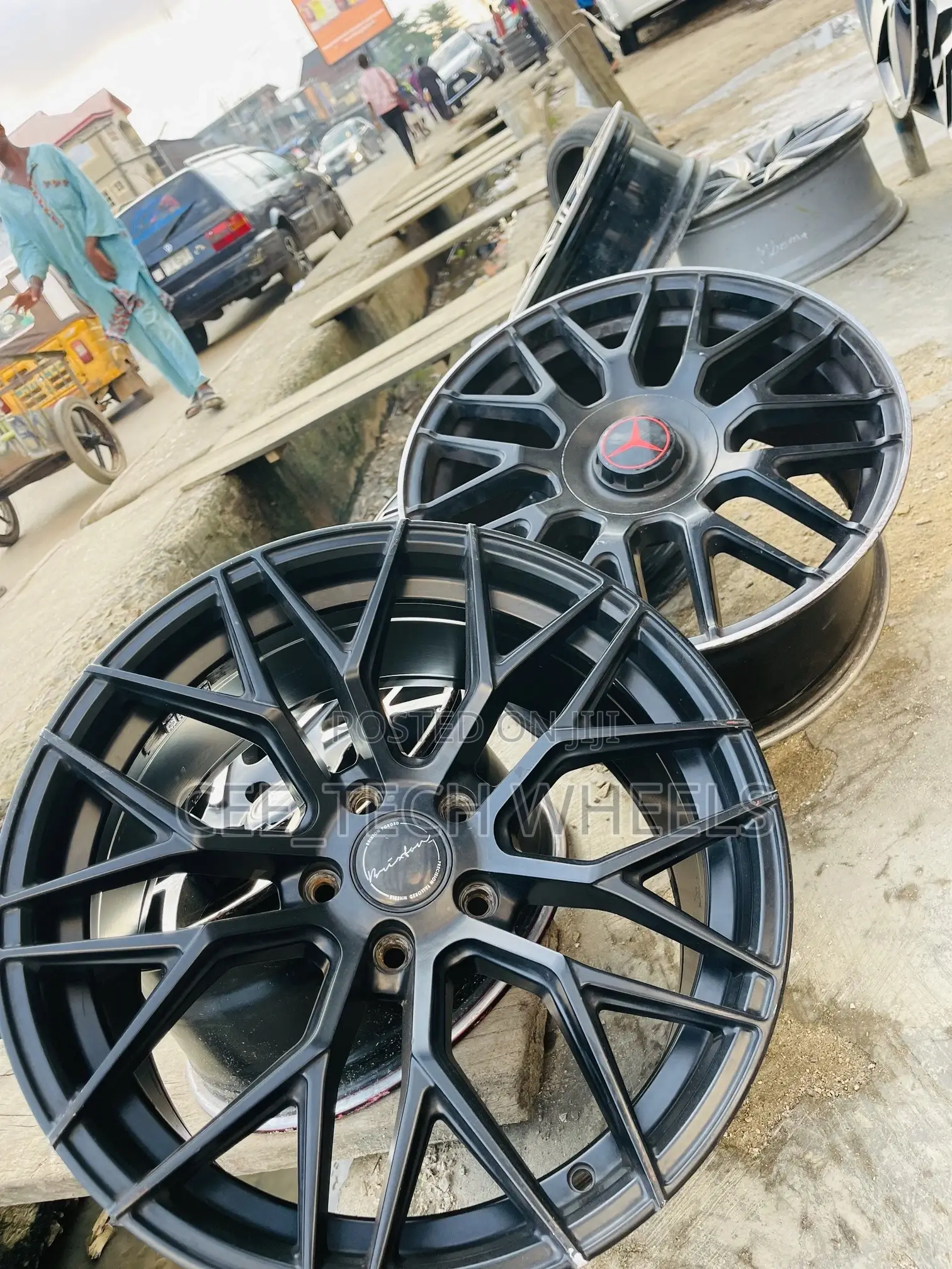 Sporty 18 Inches Black