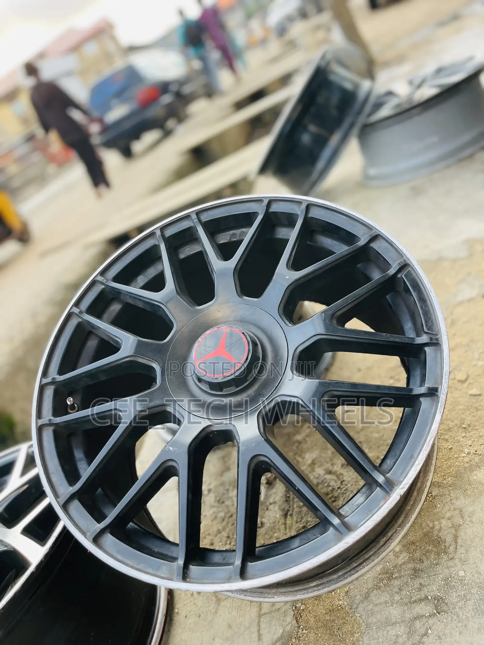 Sporty 18 Inches Black