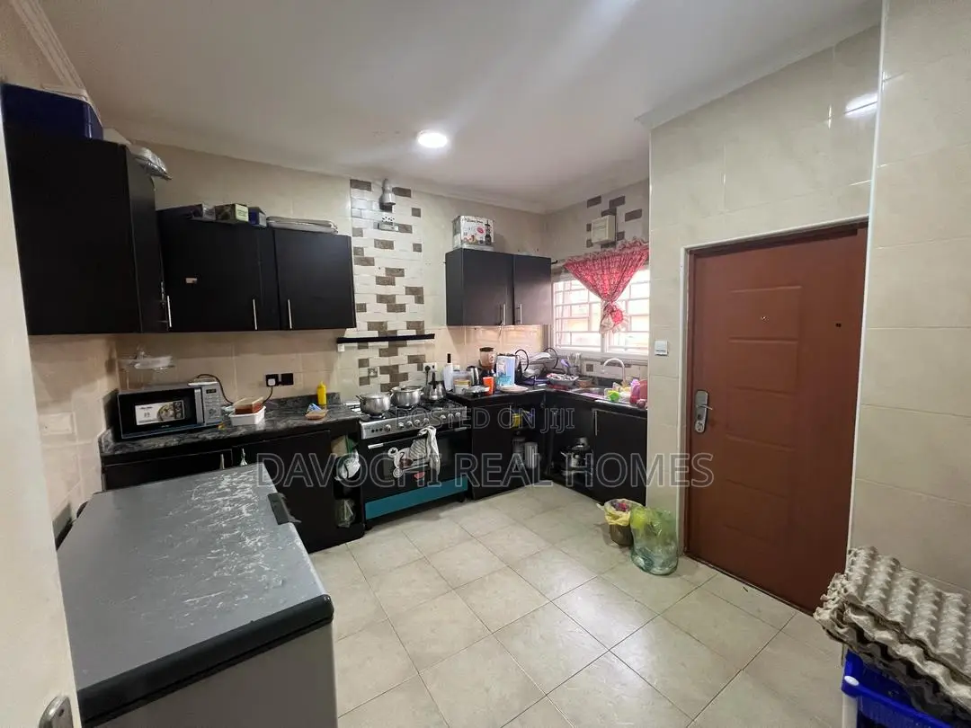 4bdrm Duplex in Jankode Osapa London, Lekki for rent