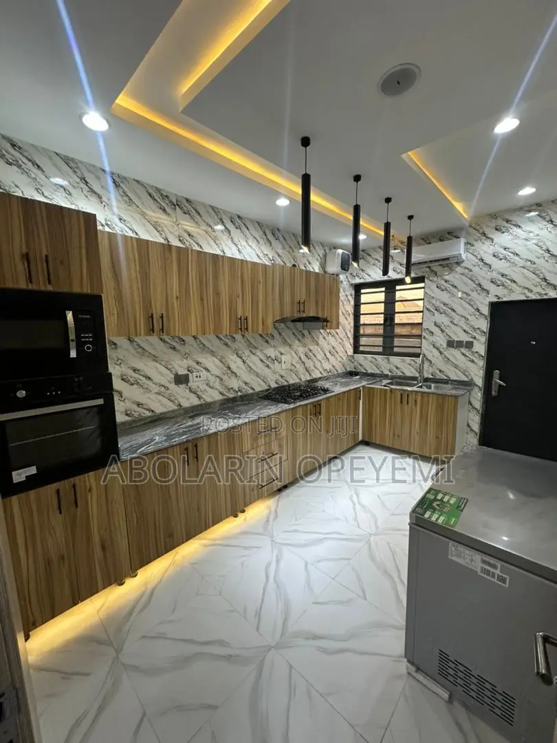 Furnished 5bdrm Duplex in Magodo Phase 1, Isheri North for sale