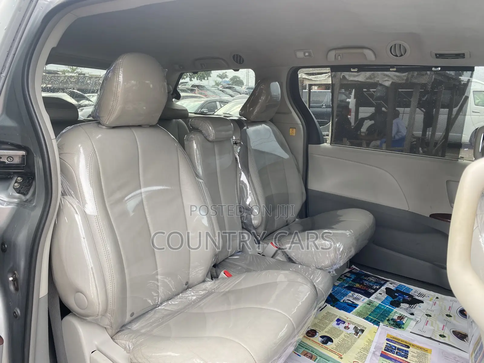 Toyota Sienna XLE 8 Passenger 2012 Silver
