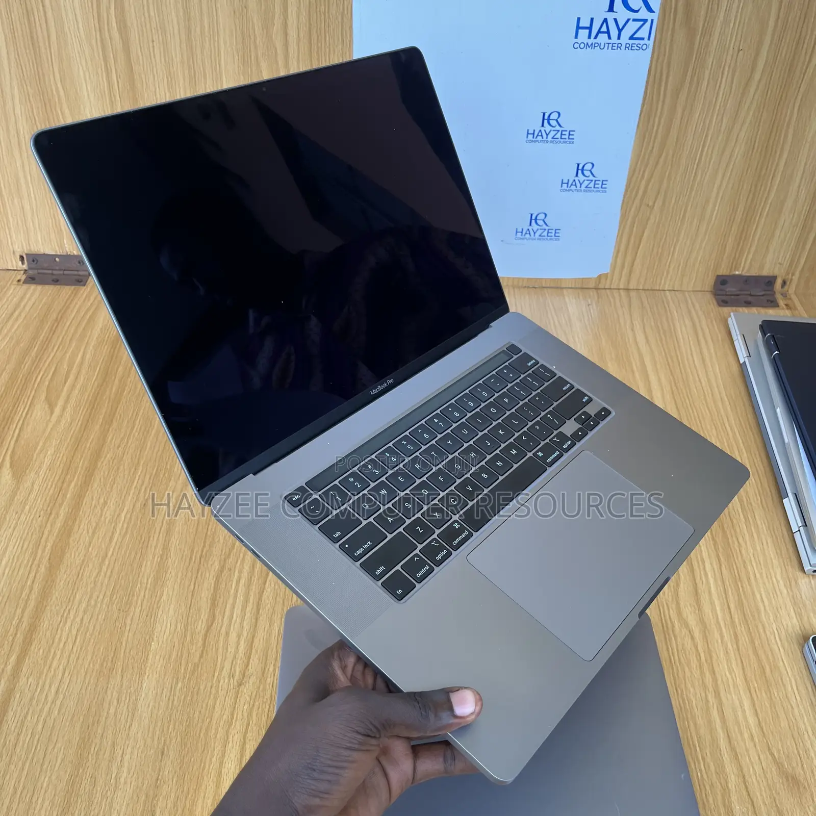 Laptop Apple MacBook Pro 2019 32GB Intel Core I9 SSD 1T