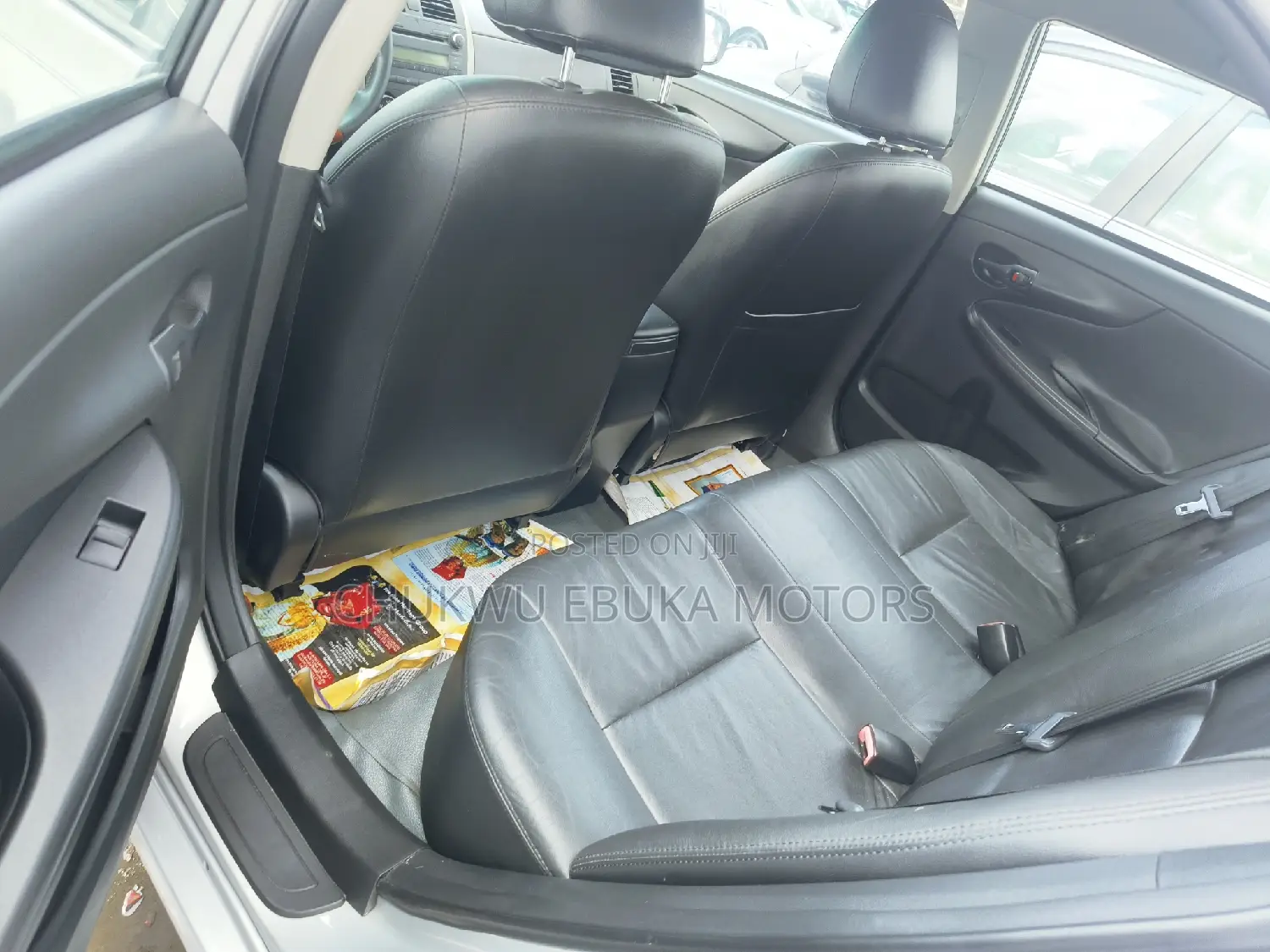 Toyota Corolla LE 4dr Sedan (1.8L 4cyl 4A) 2010 Silver