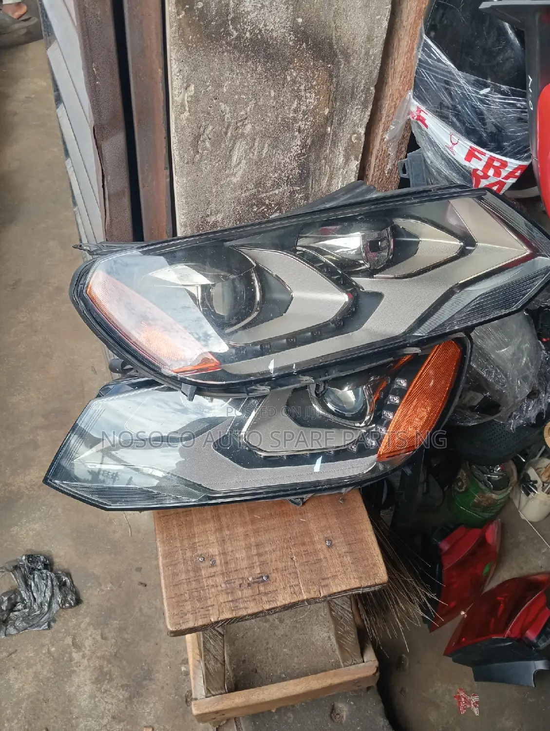 Set of Head Light Touareg 2013