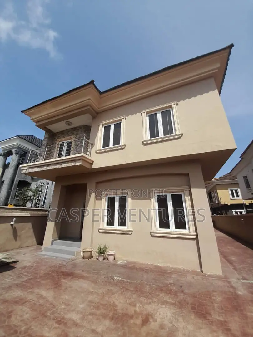 1bdrm Room & Parlour in Ikota Villa for rent