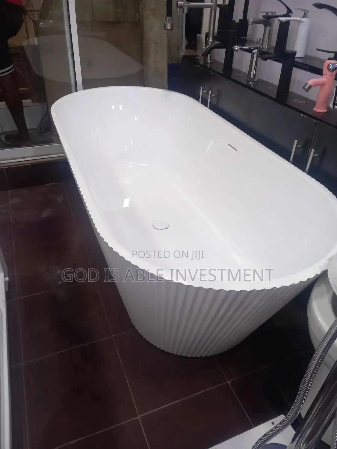 Rejoice Homes Executive Bathtub