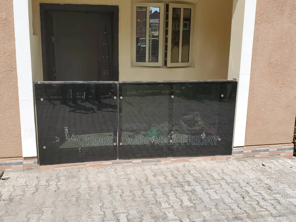 GRA Gray Glass