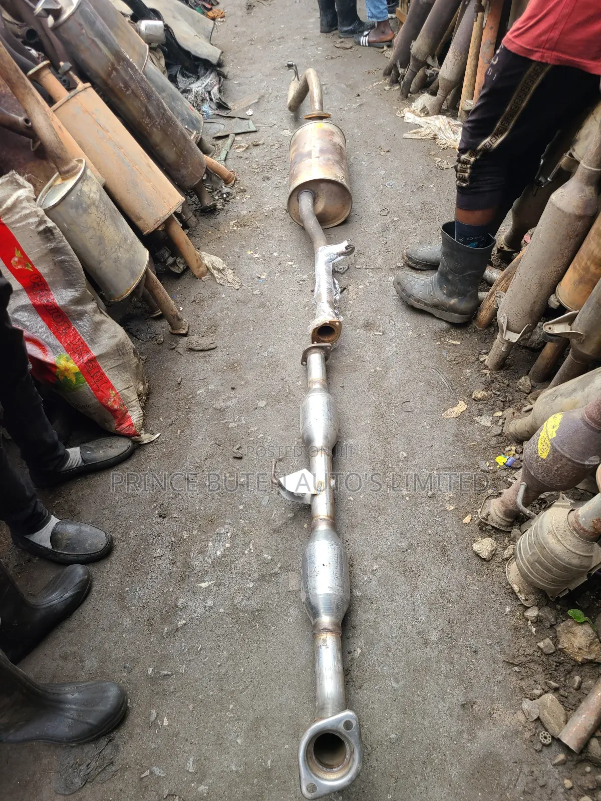 Complete Exhaust Pot and Catalyst Hilux 2007