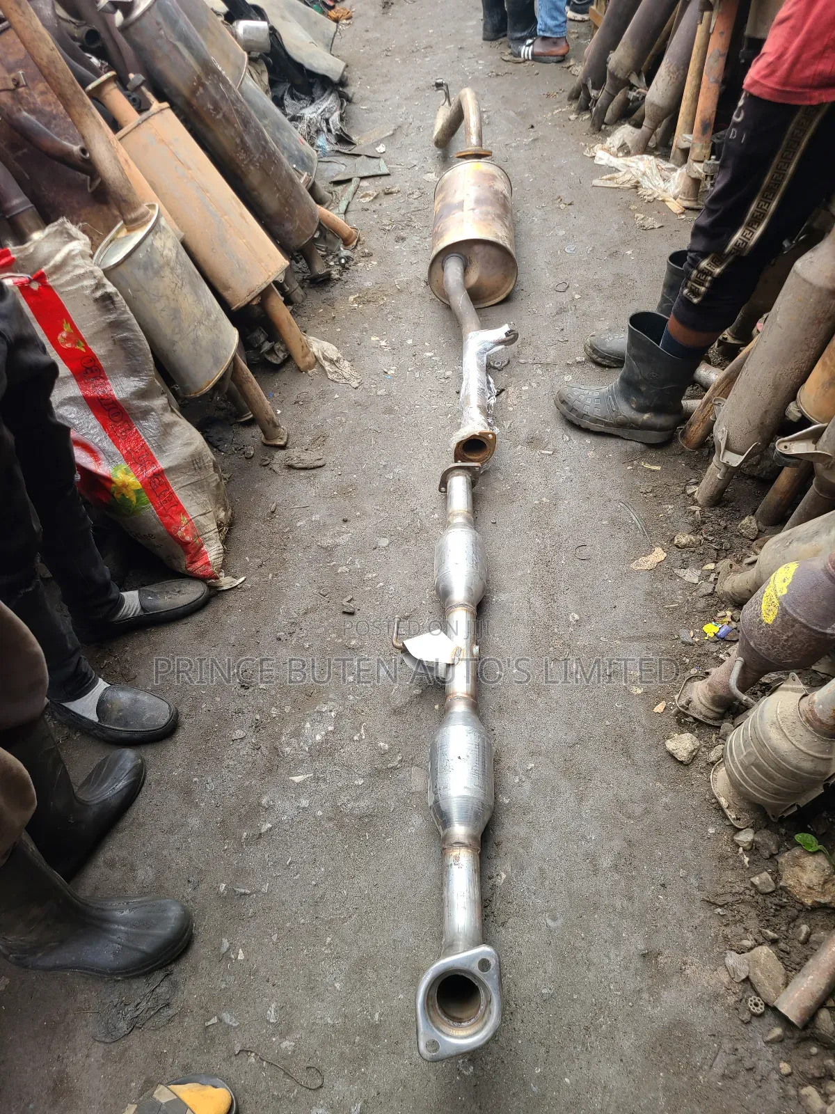 Complete Exhaust Pot and Catalyst Hilux 2007