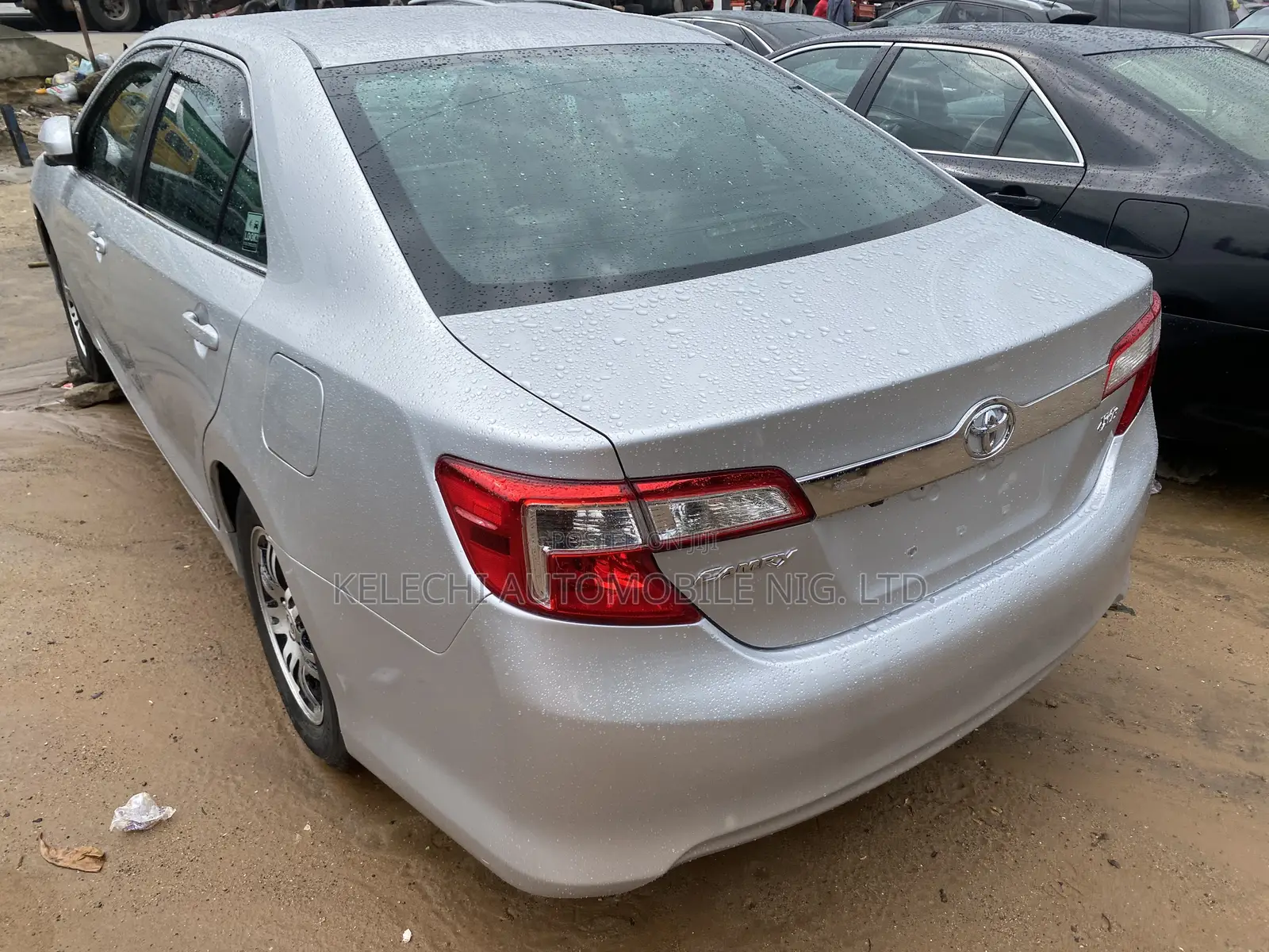Toyota Camry XLE 4dr Sedan w/Prod. End 11/13 (3.5L 6cyl 6A) 2014 Silver