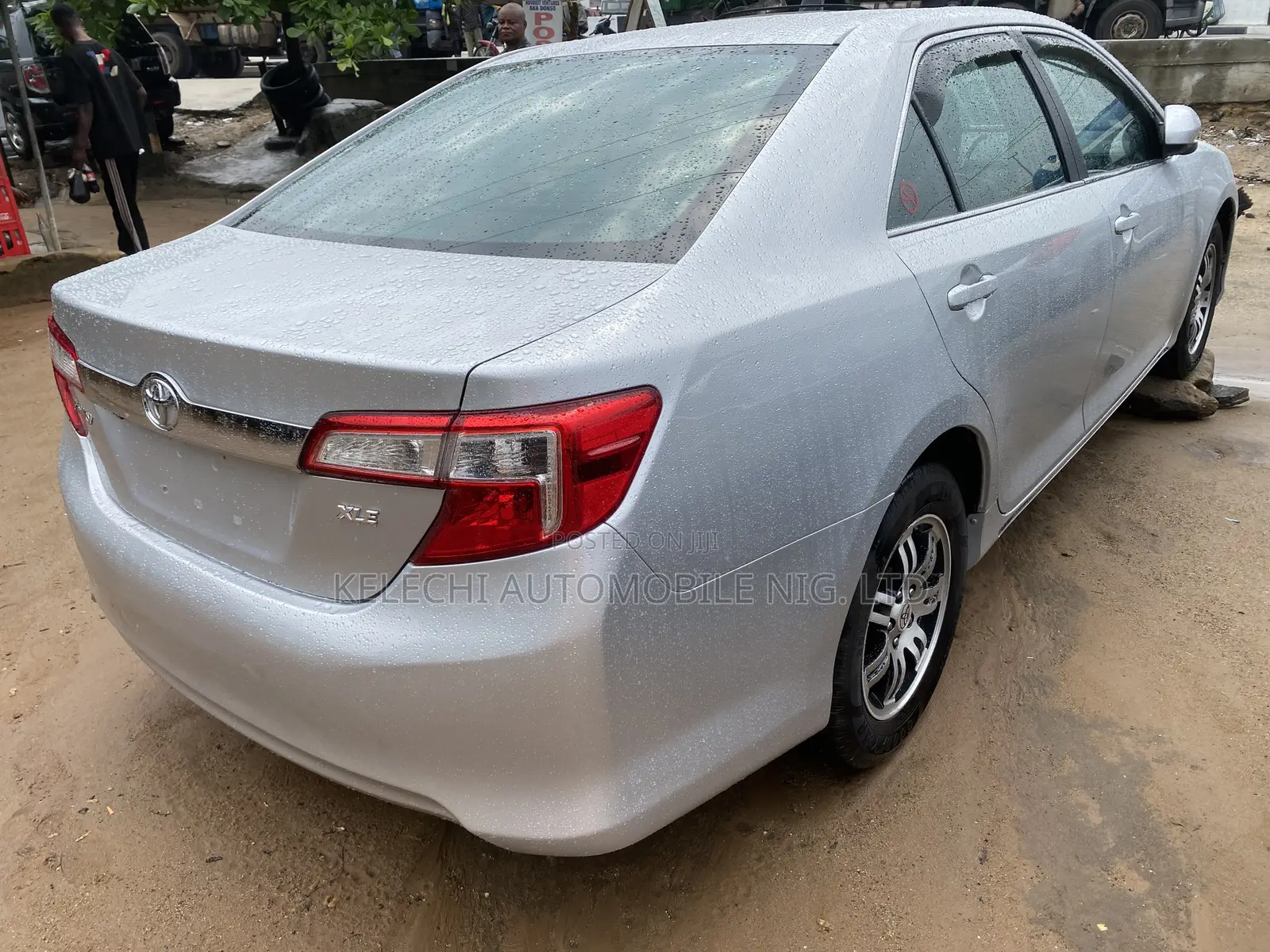 Toyota Camry XLE 4dr Sedan w/Prod. End 11/13 (3.5L 6cyl 6A) 2014 Silver