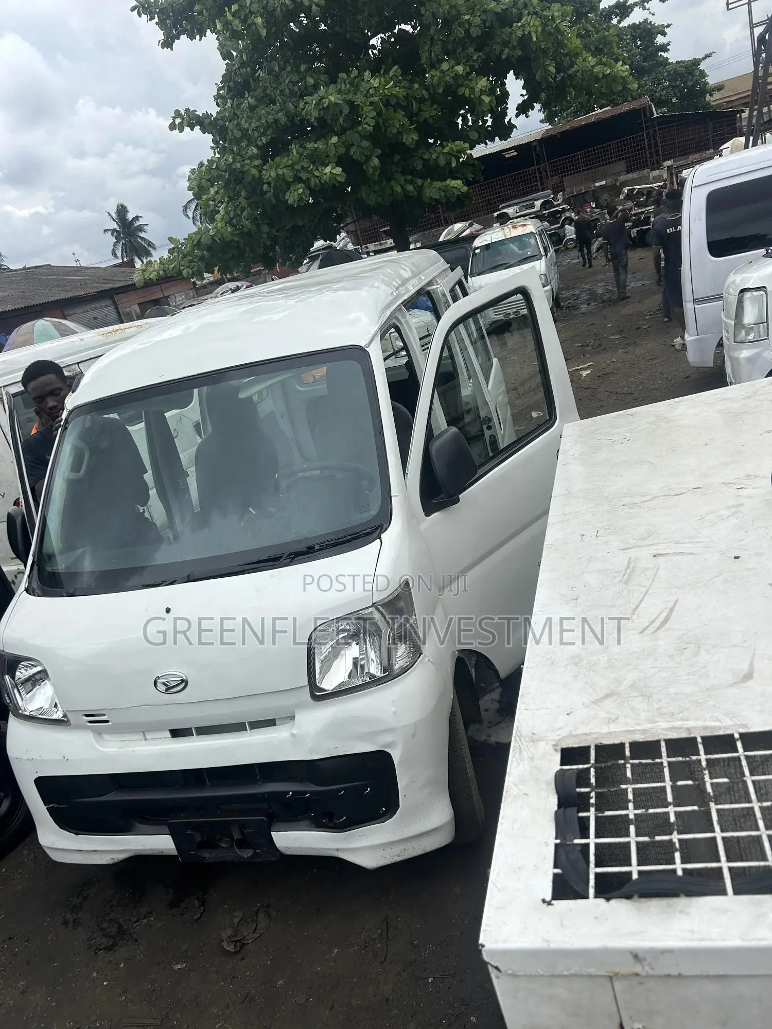 Daihatsu Hijet 2012 White