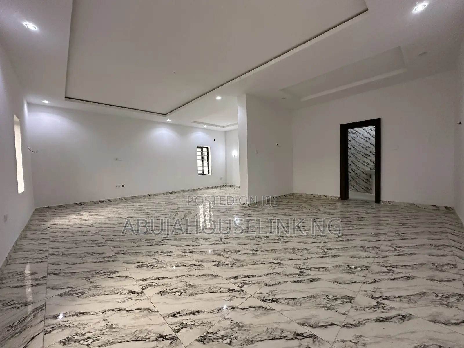 5bdrm Duplex in Guzape Main Abuja for sale