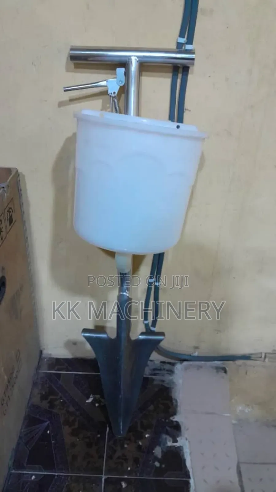 Shovel Fertilizer Applicator