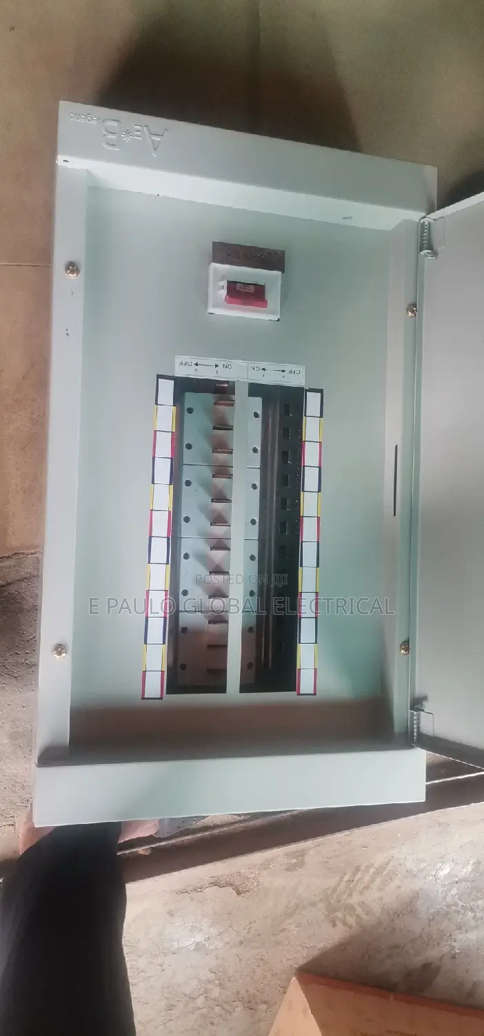 D8 3phase Distribution Borad 24fuse Inside