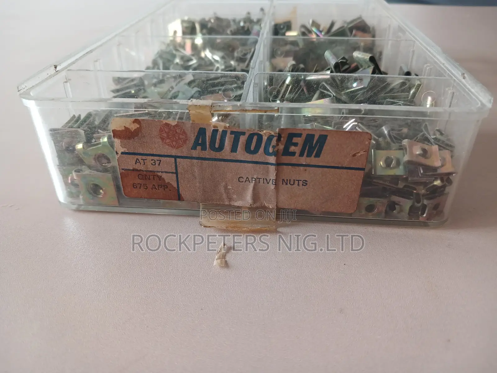 675pcs Autogem AT-37 Captive Nuts