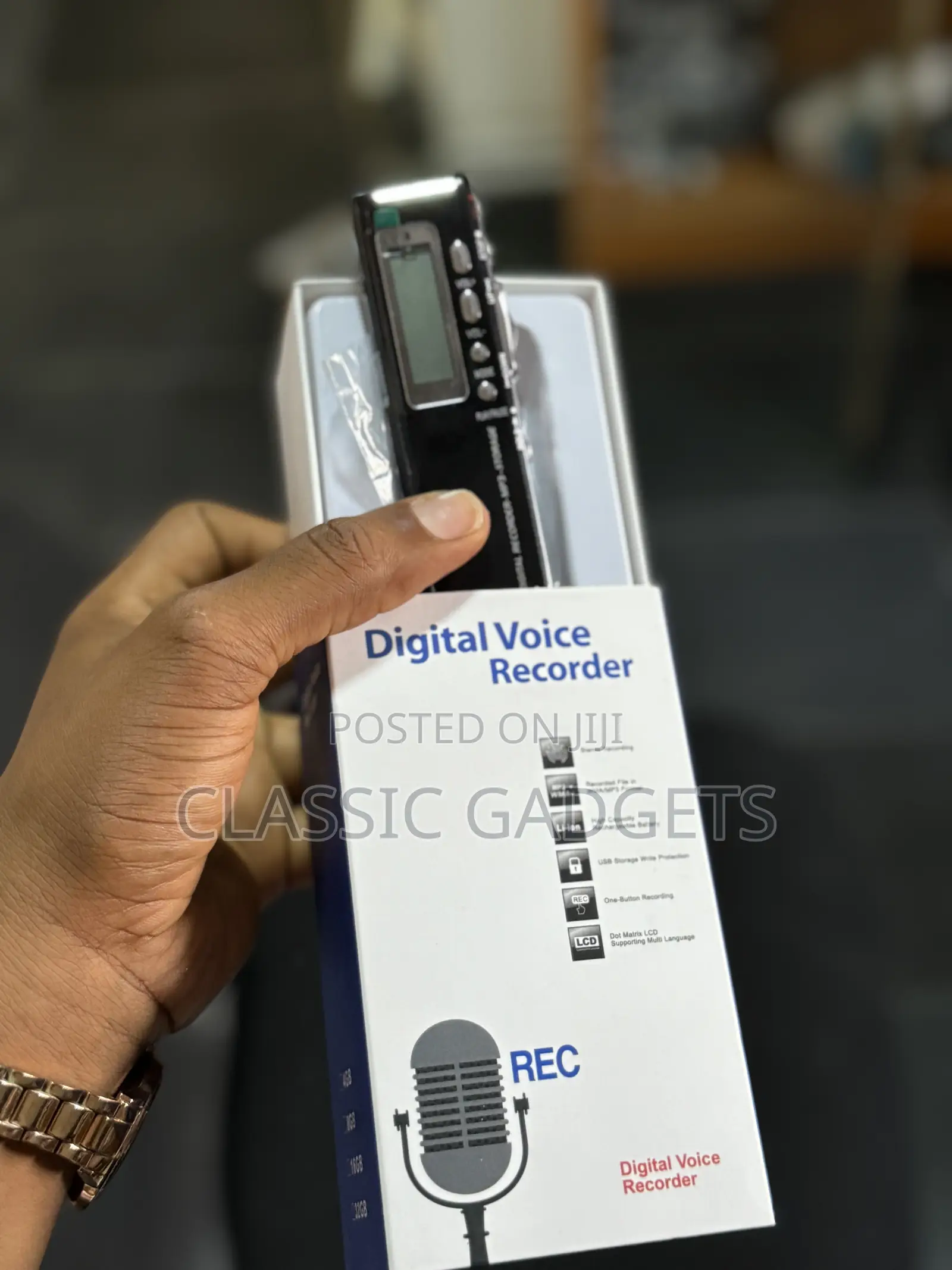 Digital Voice Recorder Recording With In Built Battery