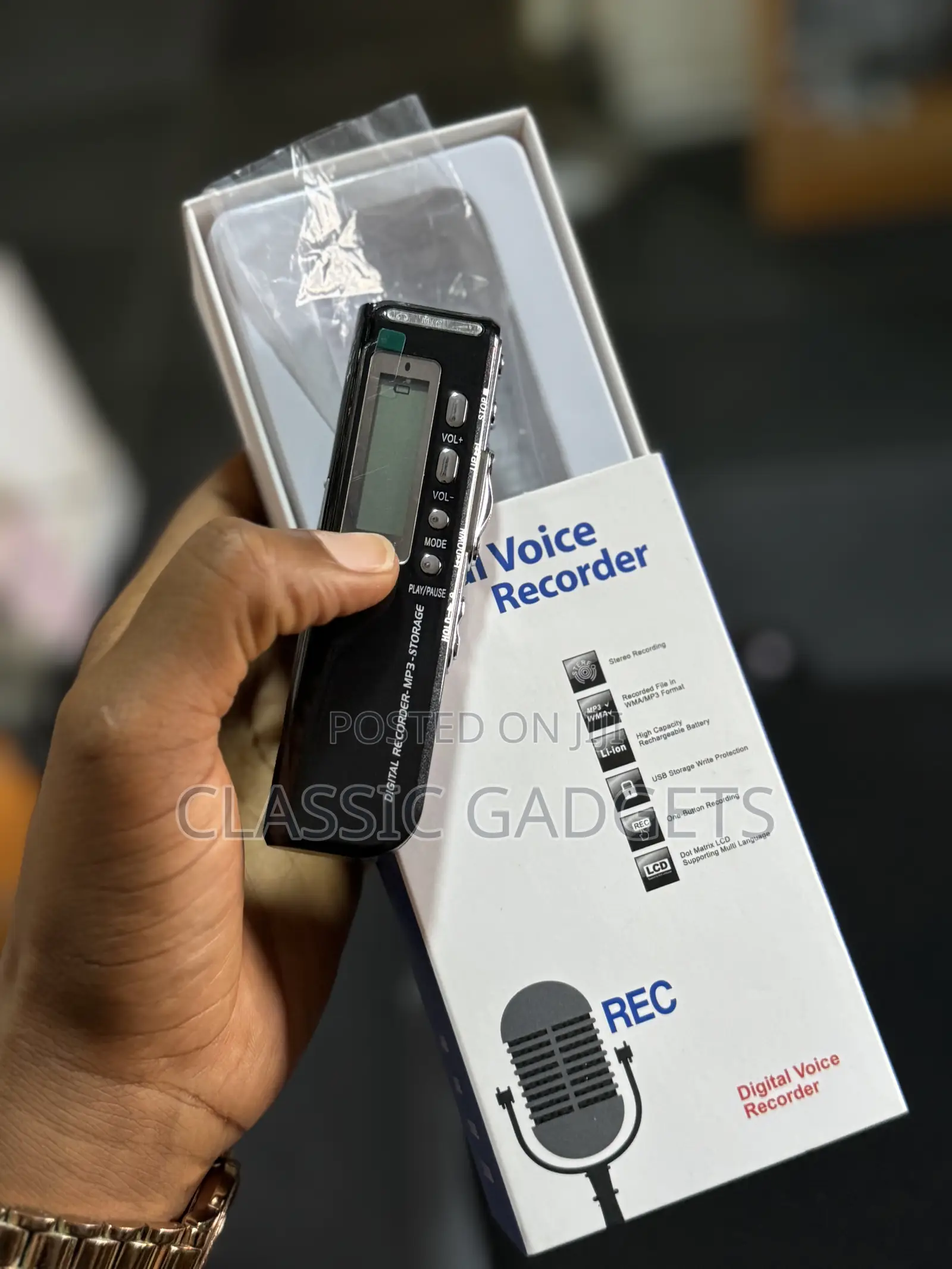 Digital Voice Recorder Recording With In Built Battery
