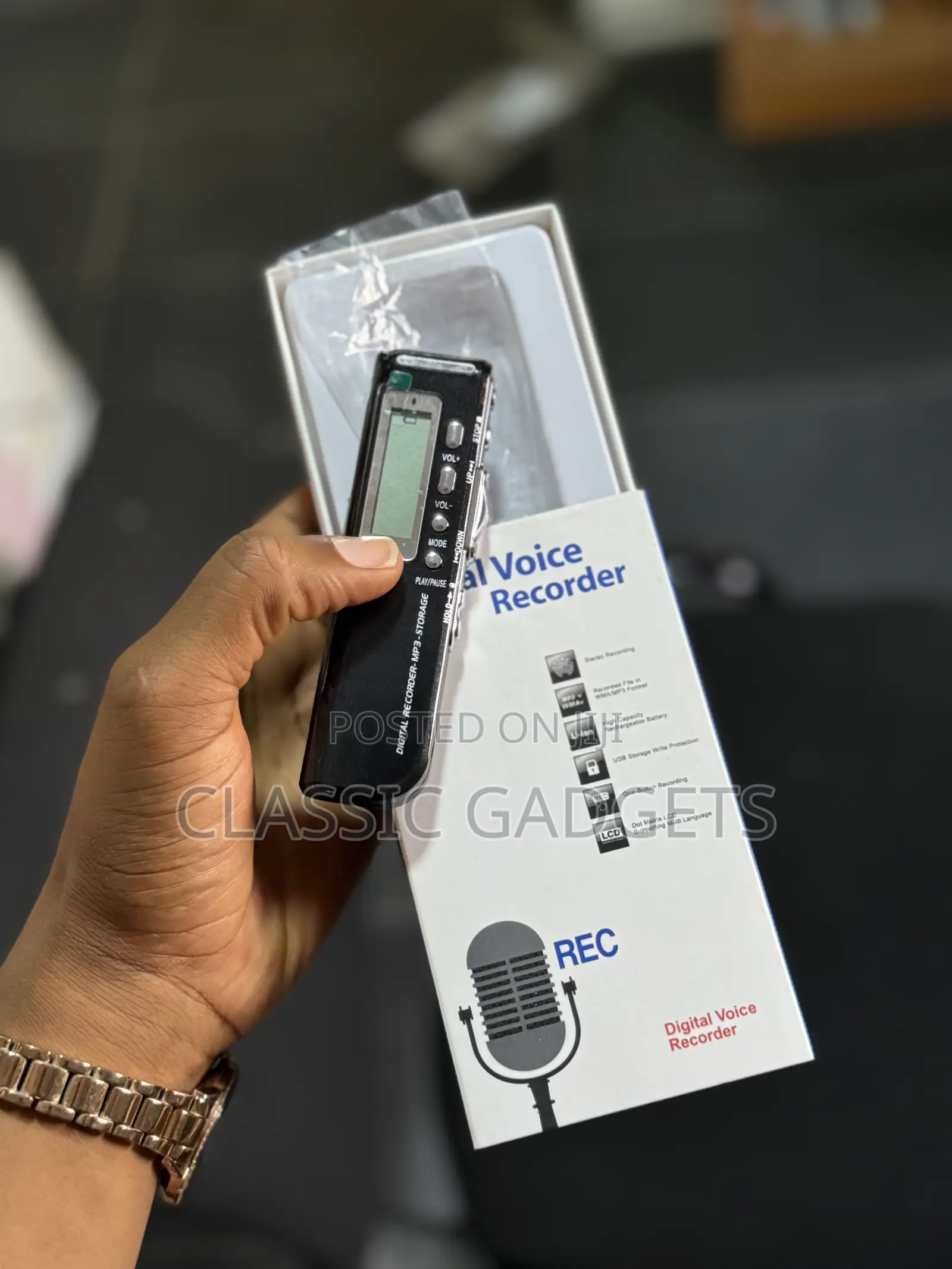 Digital Voice Recorder Recording With In Built Battery