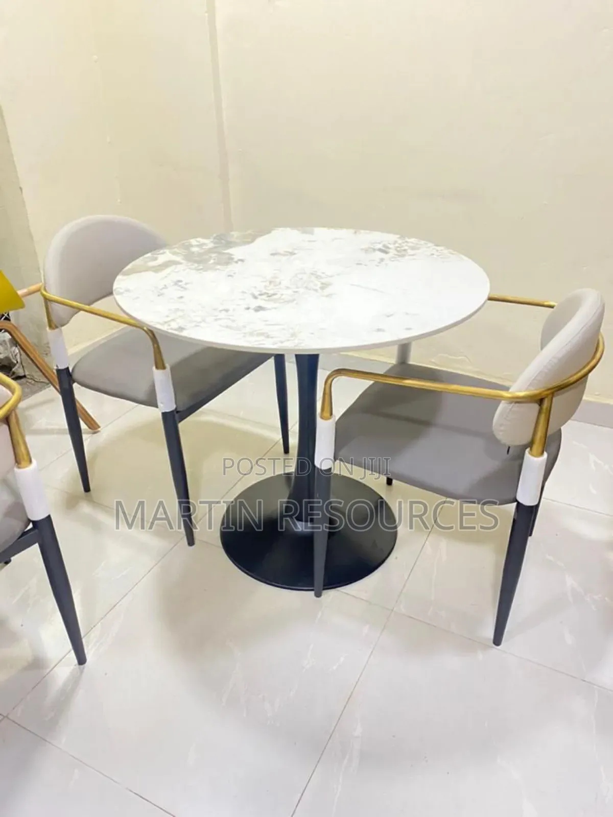 Coffee Table/Love Seat