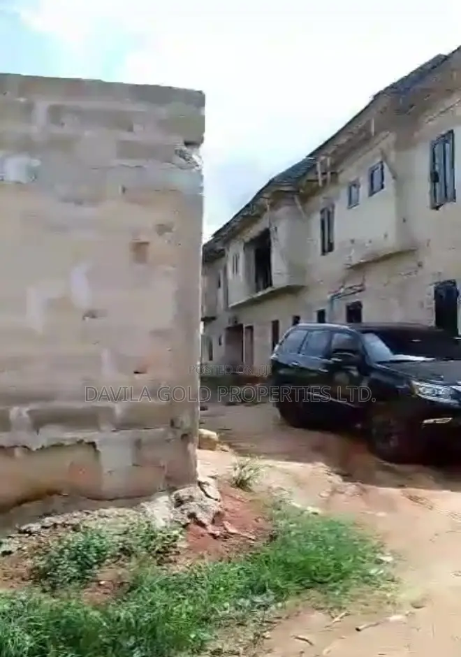 10bdrm Block of Flats in Benin City for sale