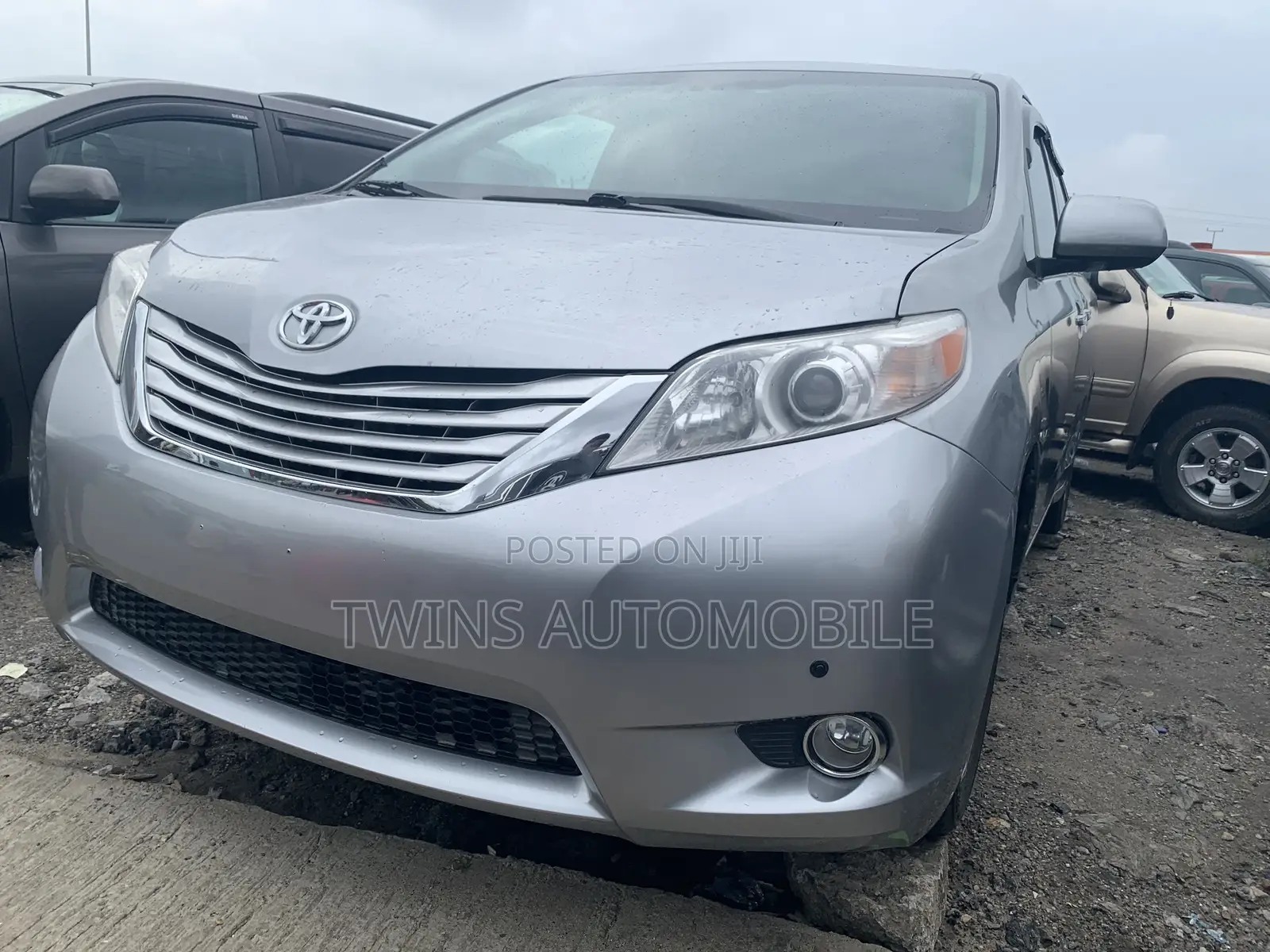 Toyota Sienna Limited 7 Passenger 2012 Silver