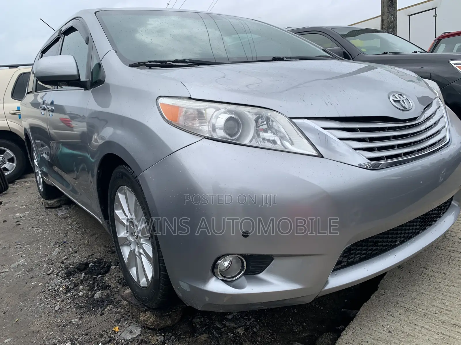 Toyota Sienna Limited 7 Passenger 2012 Silver