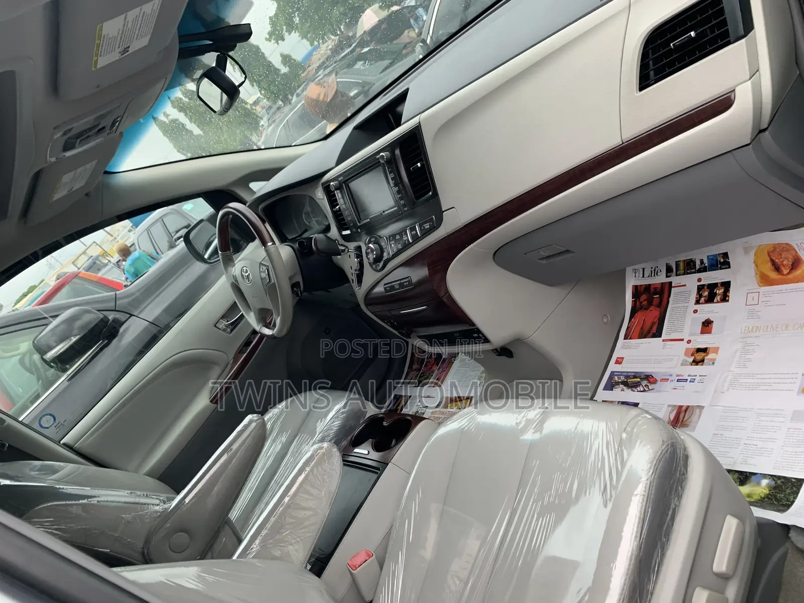 Toyota Sienna Limited 7 Passenger 2012 Silver