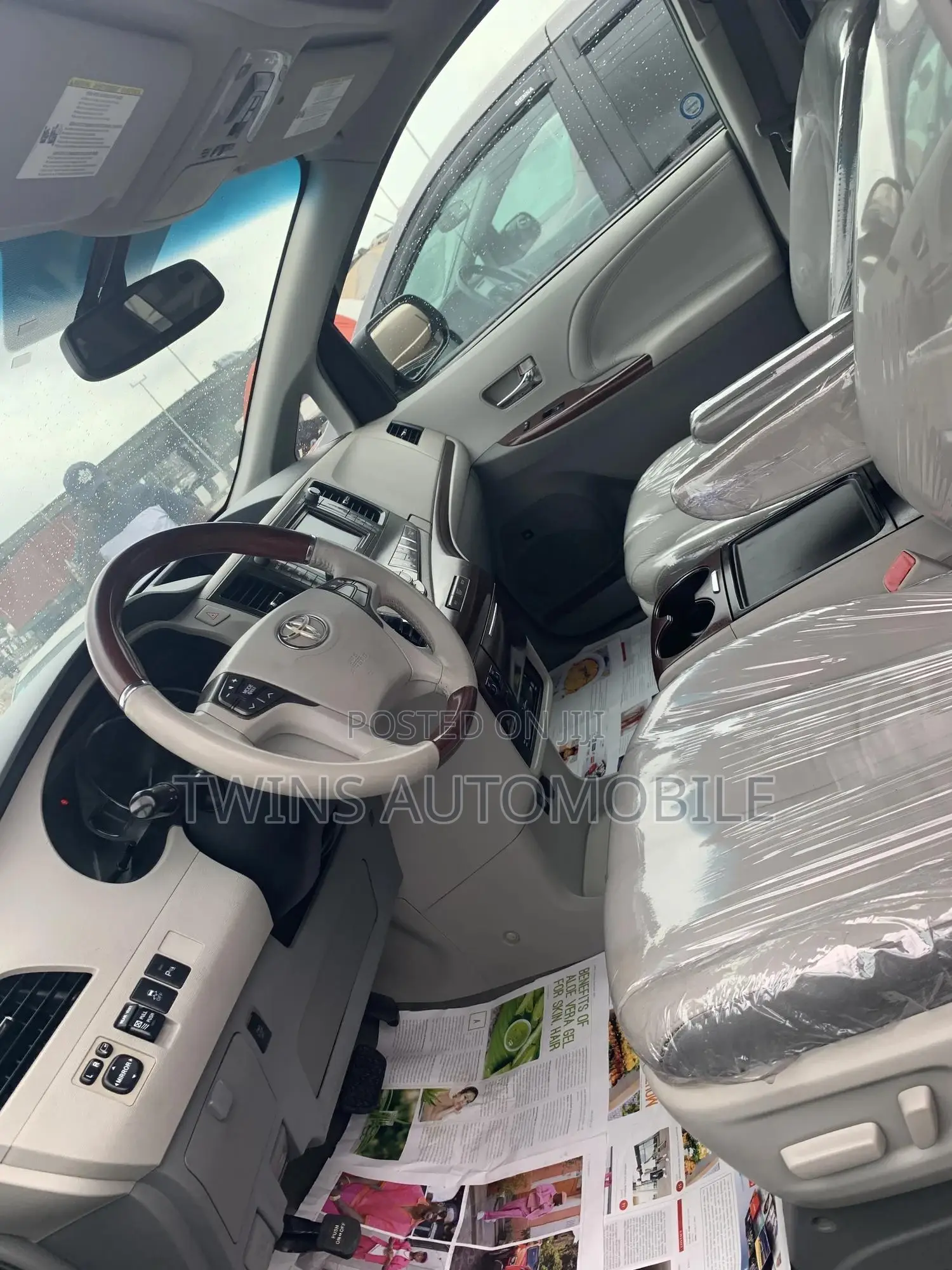 Toyota Sienna Limited 7 Passenger 2012 Silver