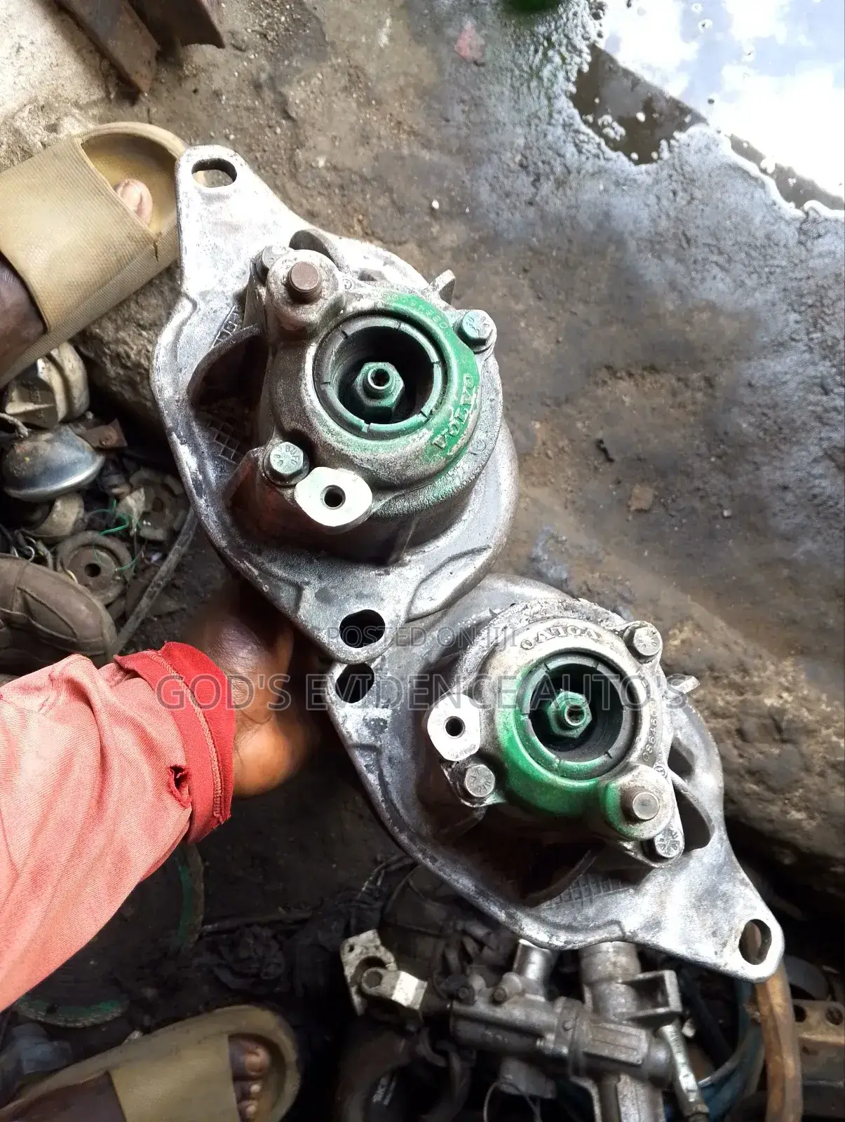 Back Shock Volvo V70