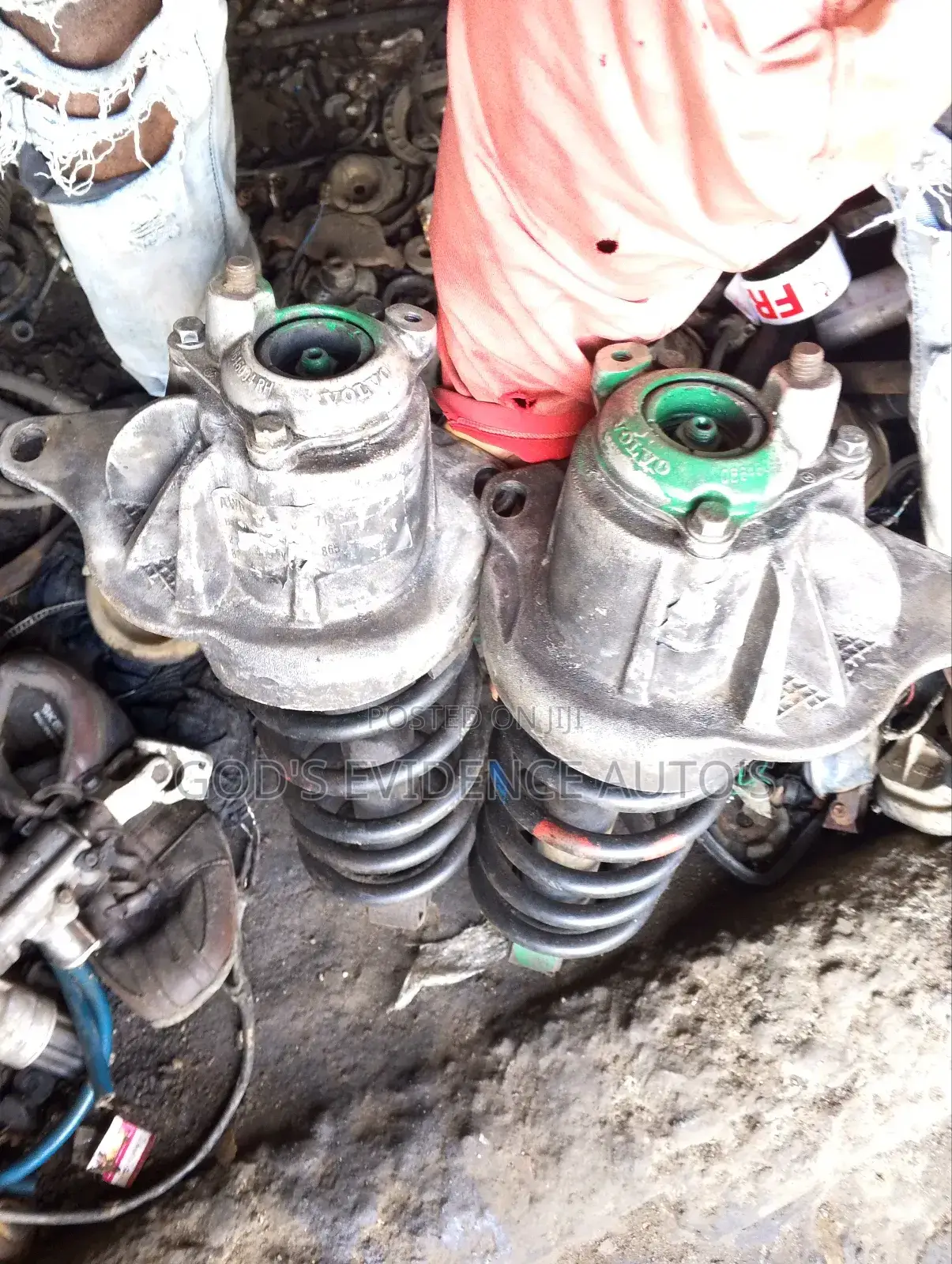 Back Shock Volvo V70