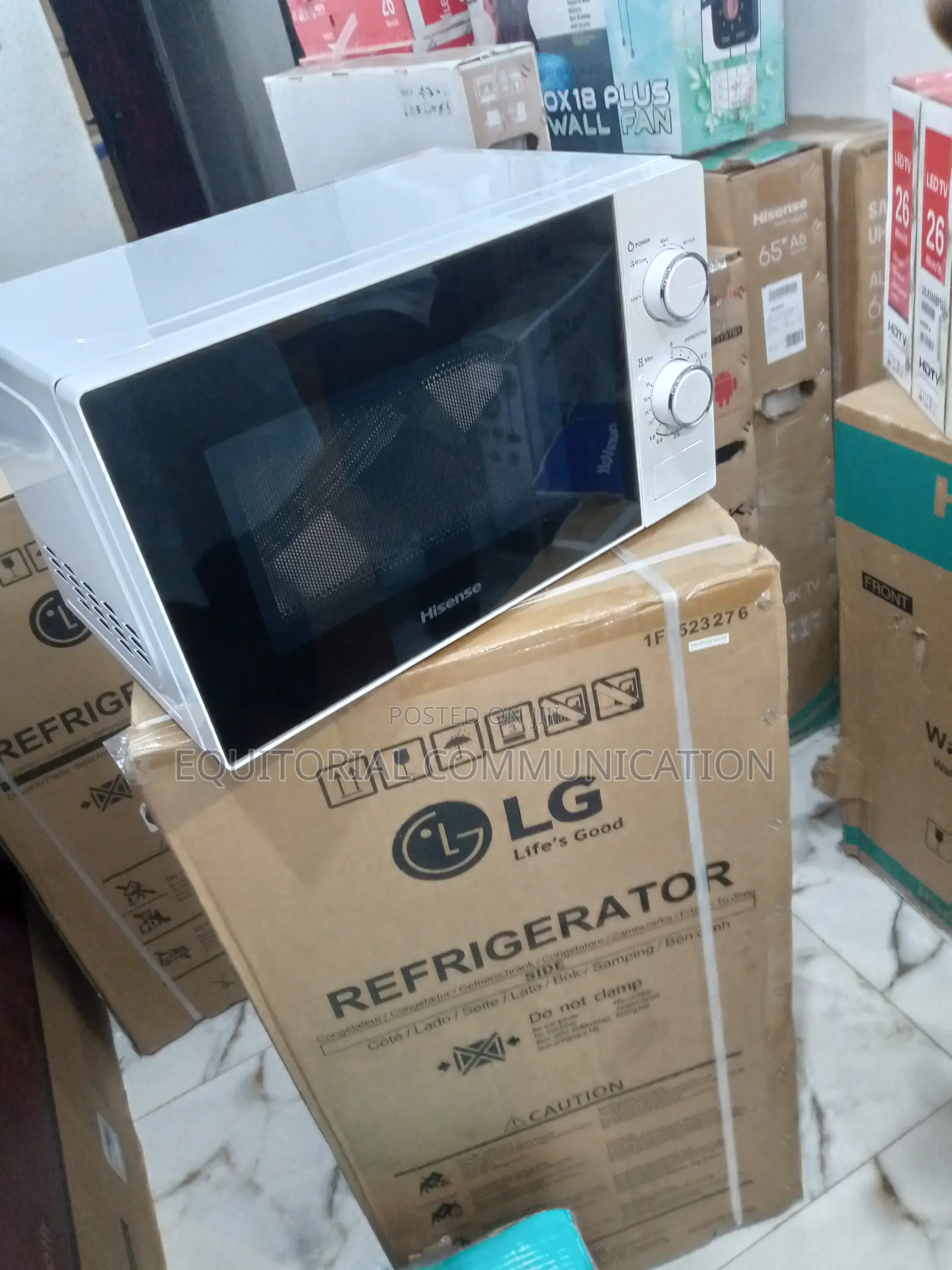 New in Hisense 2olitres Microwave Oven/ 