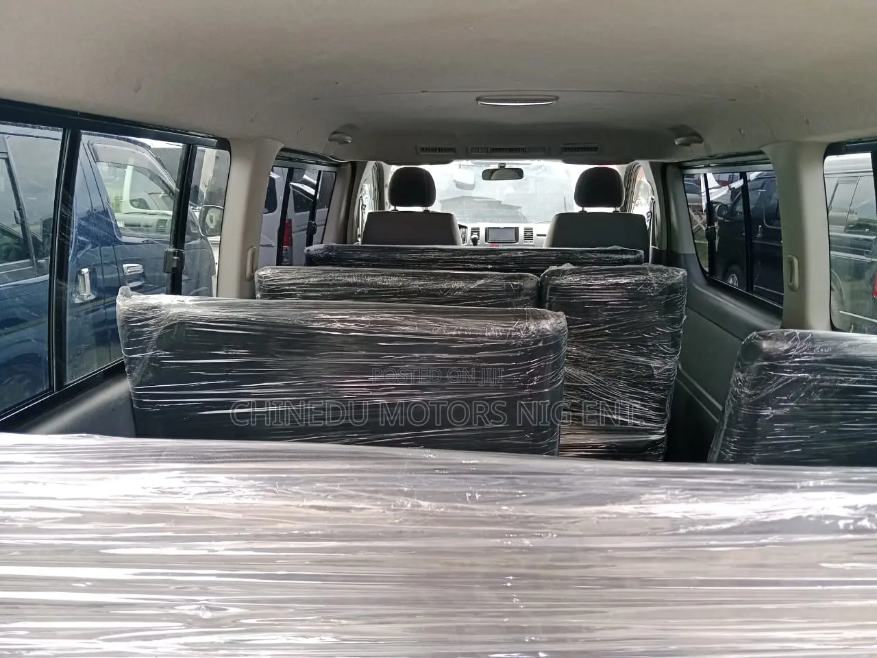 Toyota HiAce 2010 Black