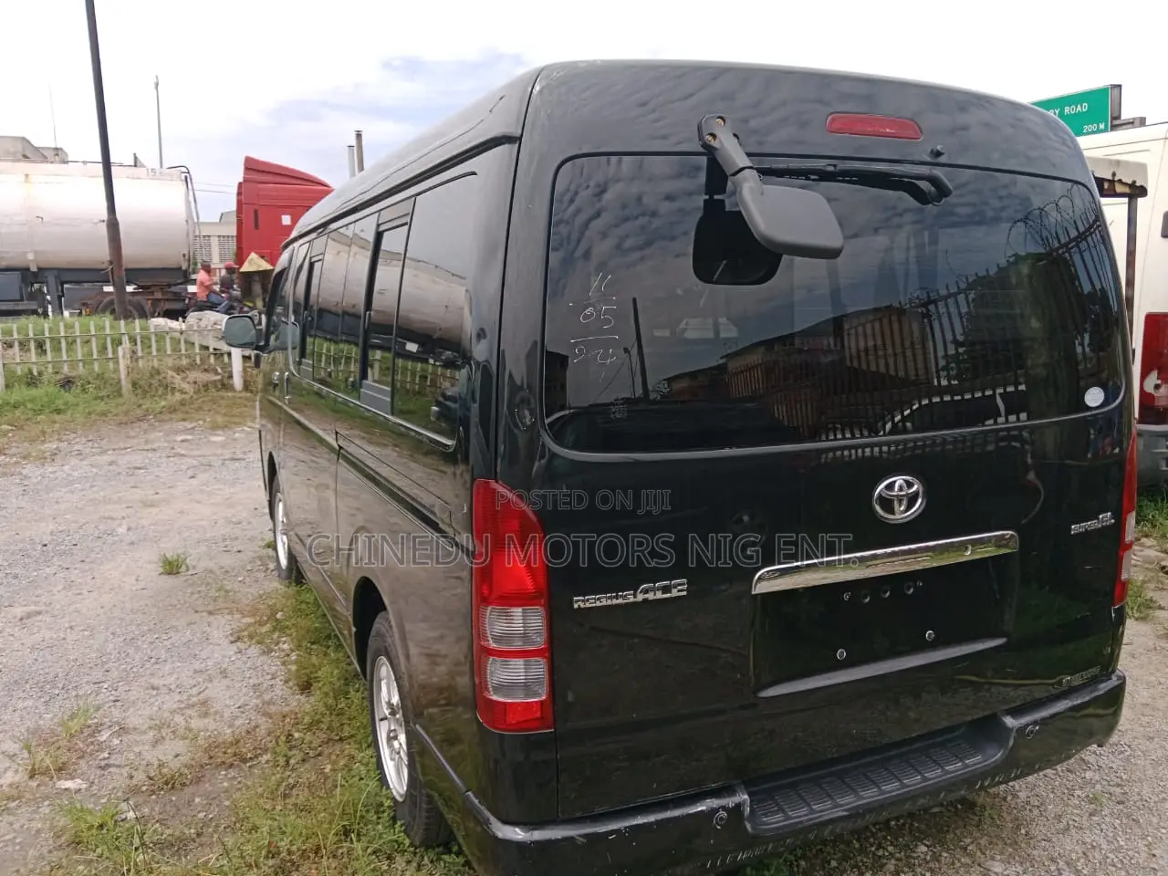 Toyota HiAce 2010 Black