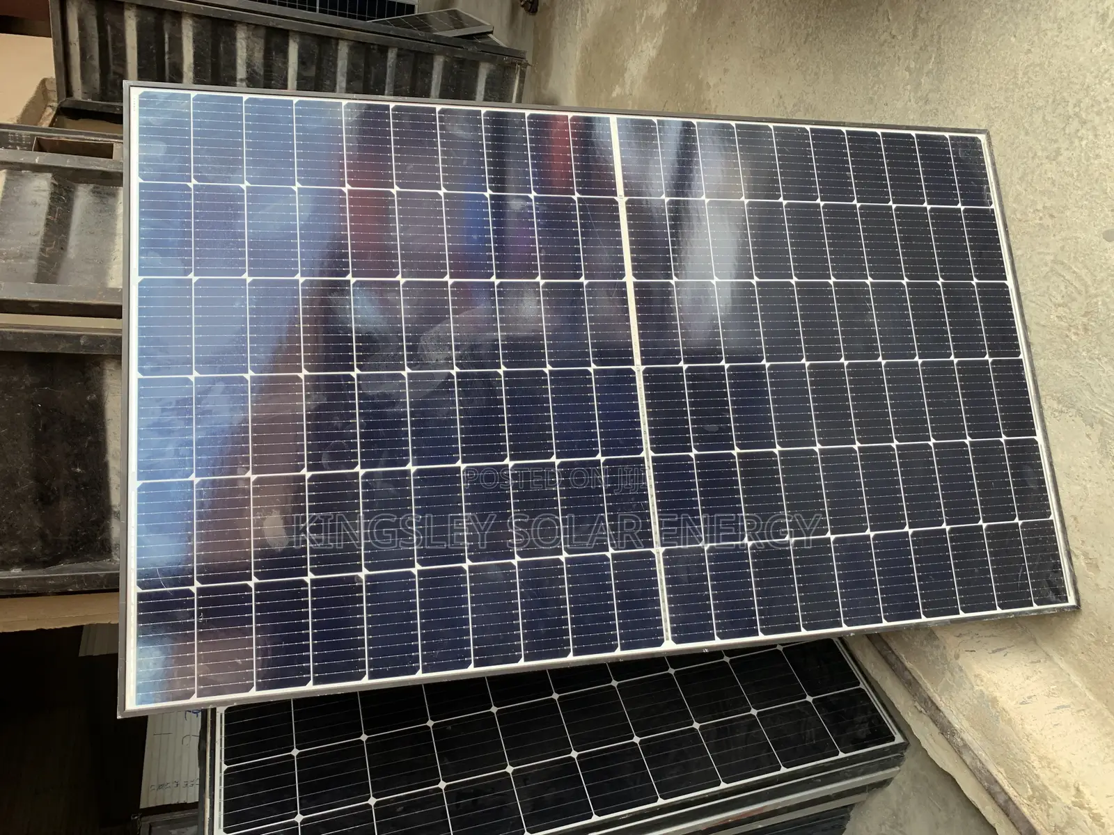 Jinko Solar Panel (Halfcut) 520watts