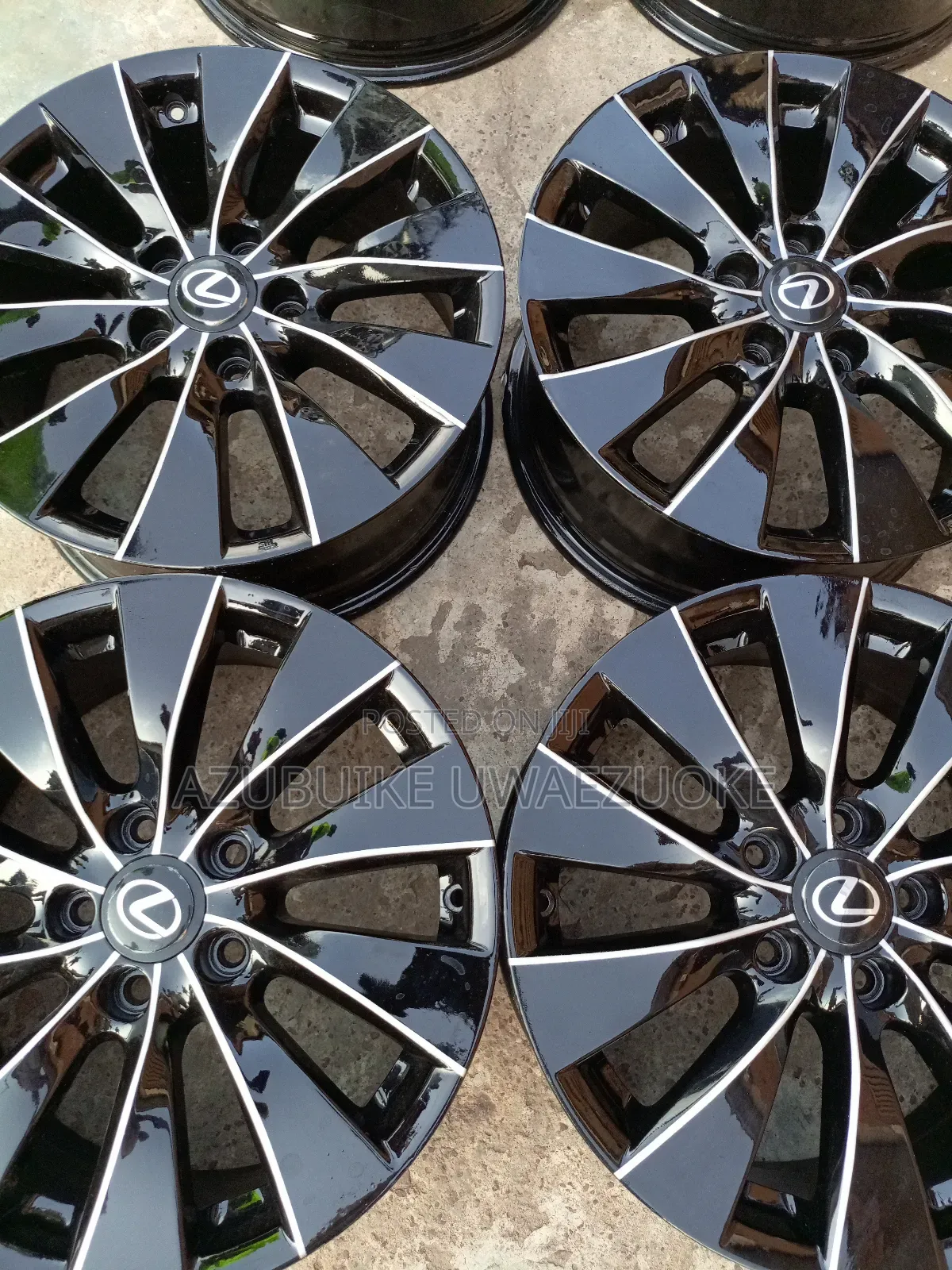 17" Rim Lexus Es350