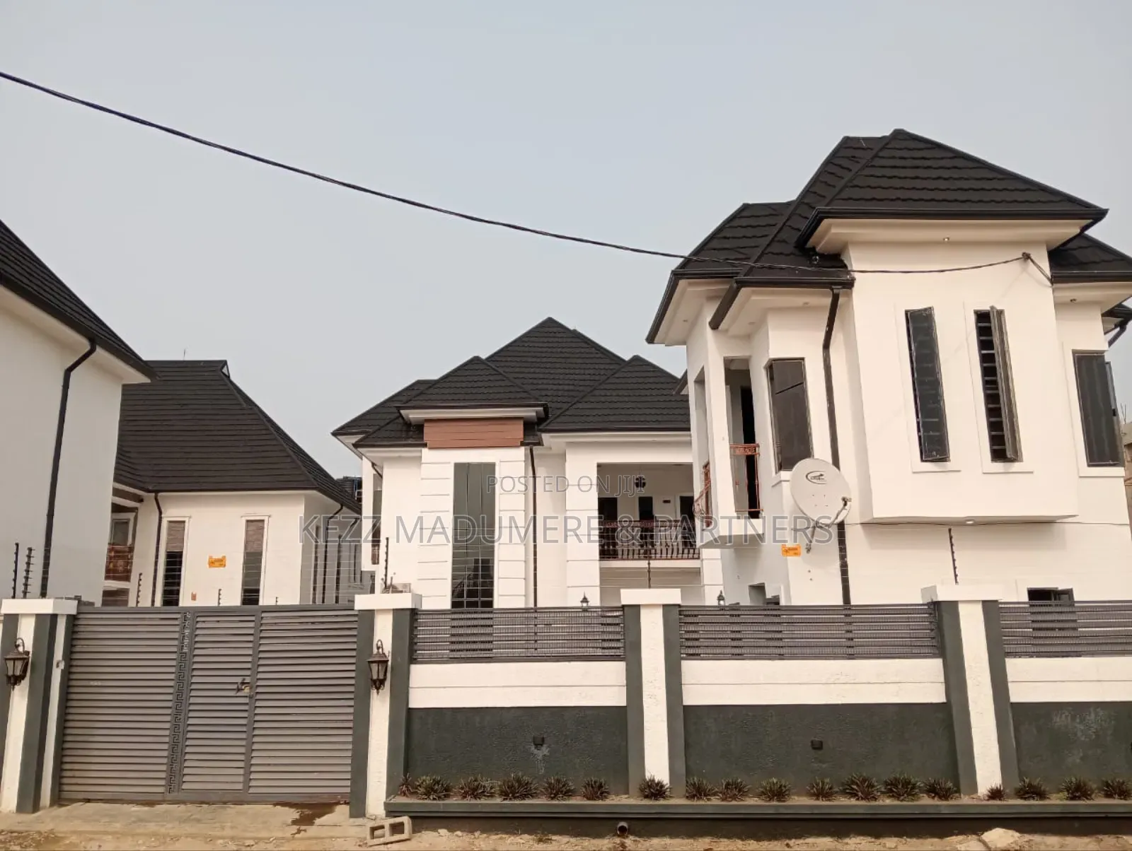 5bdrm Duplex in Gated Estate , Off for sale