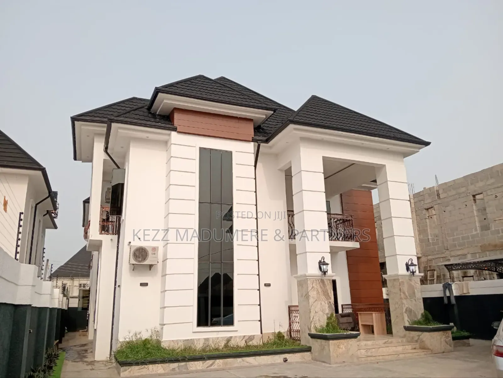 5bdrm Duplex in Gated Estate , Off for sale