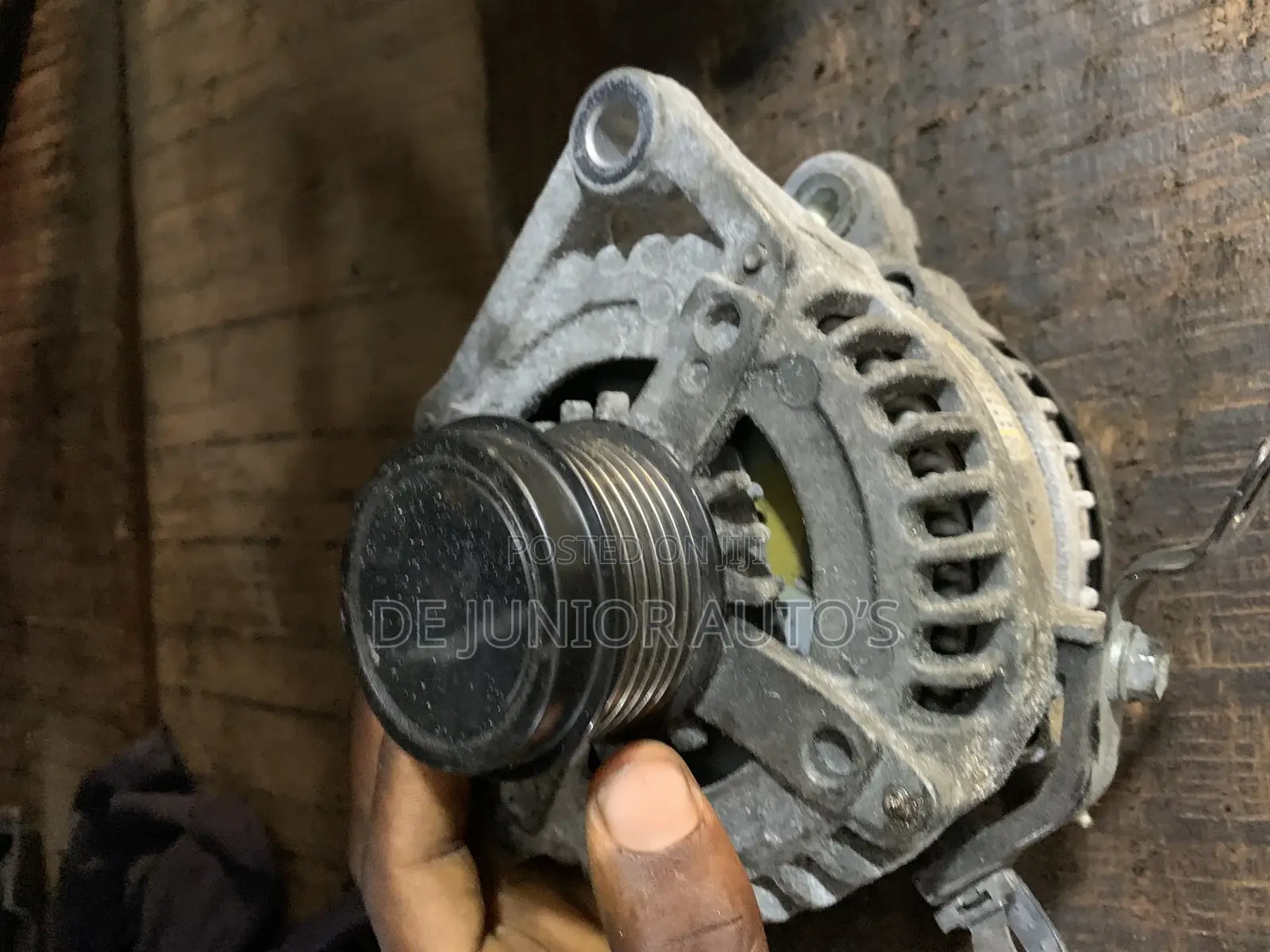 Alternator for Toyota Camry,RAV4,Venza 2012-16 )