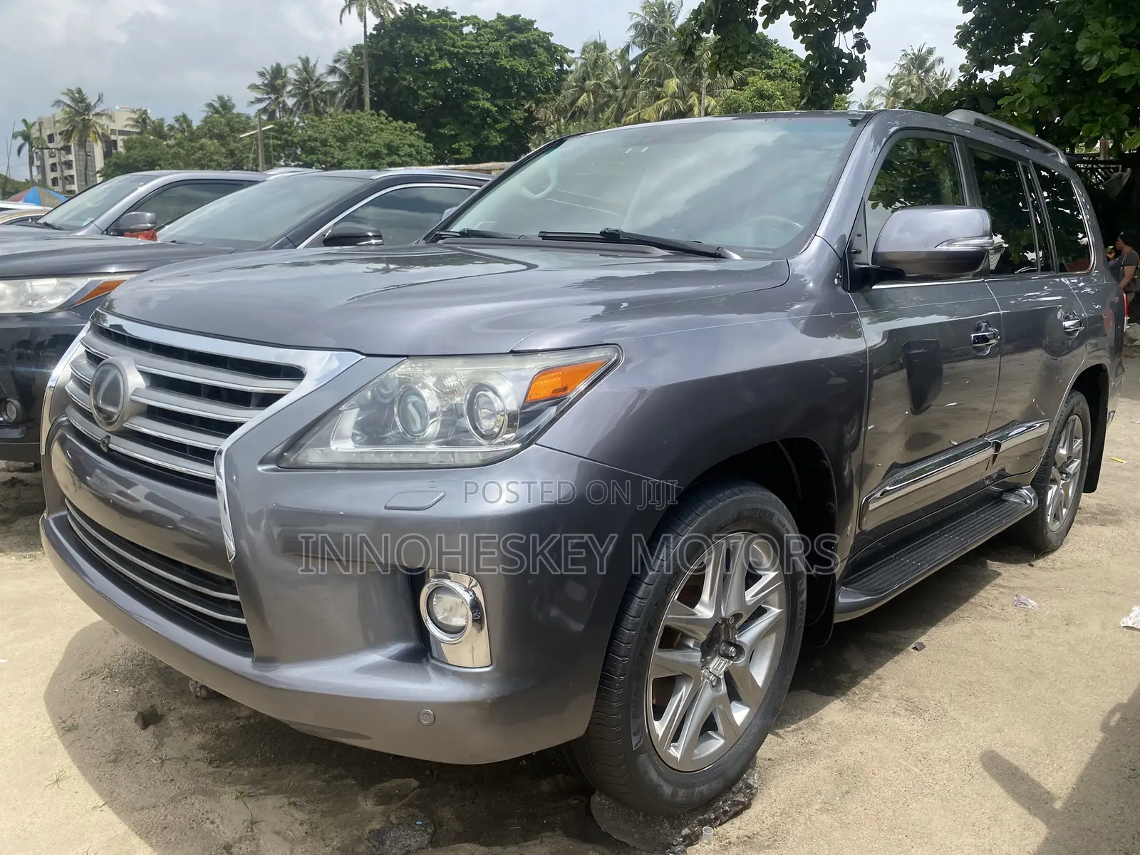 Lexus LX 570 AWD 2015 Gray