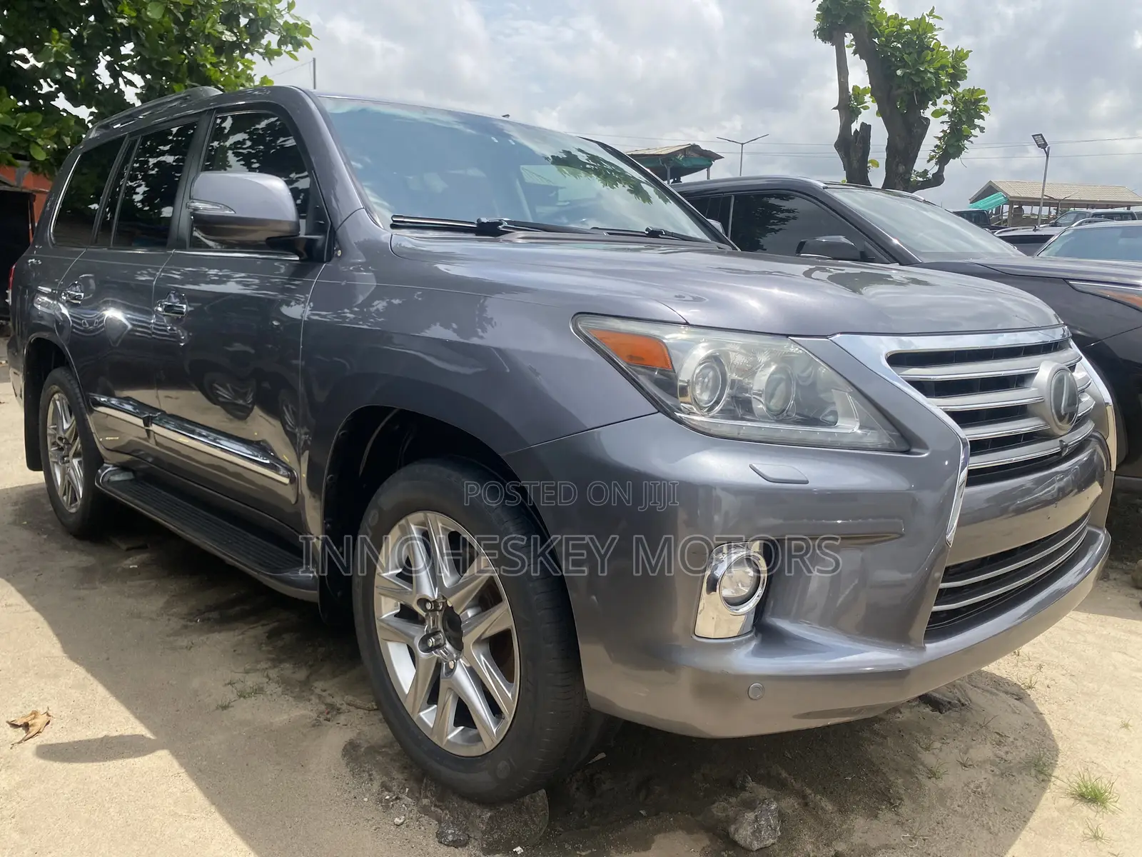 Lexus LX 570 AWD 2015 Gray